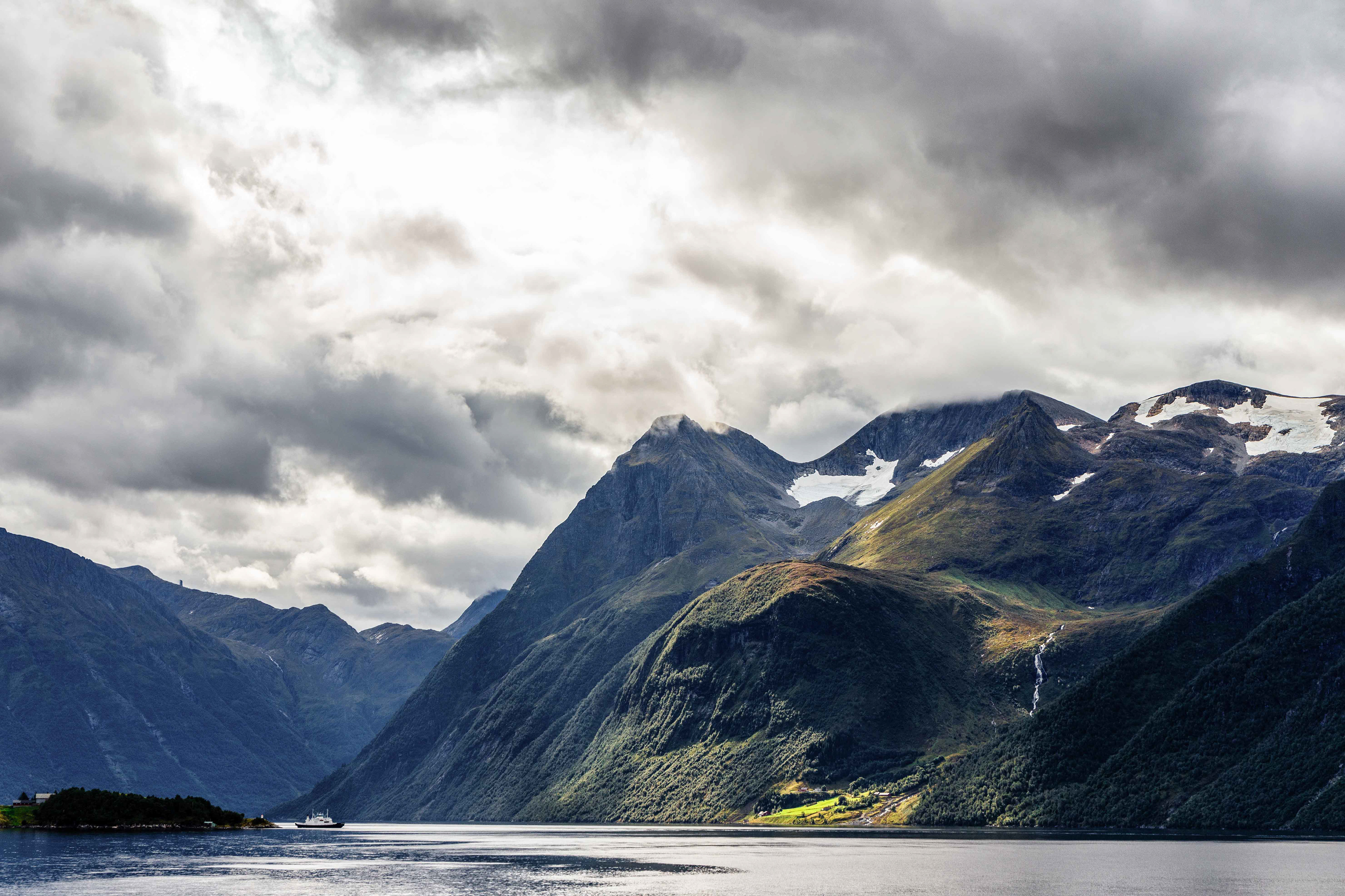 Hjorunderfjord