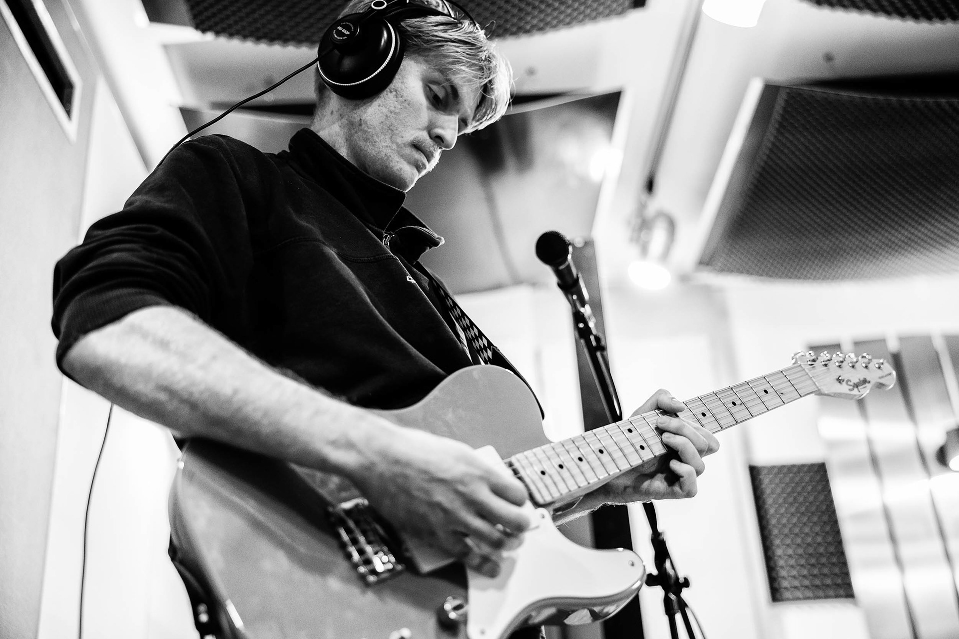 Paper Knife im Studio
