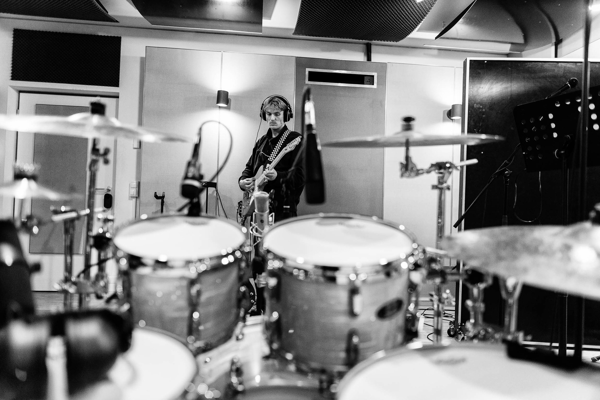 Paper Knife im Studio