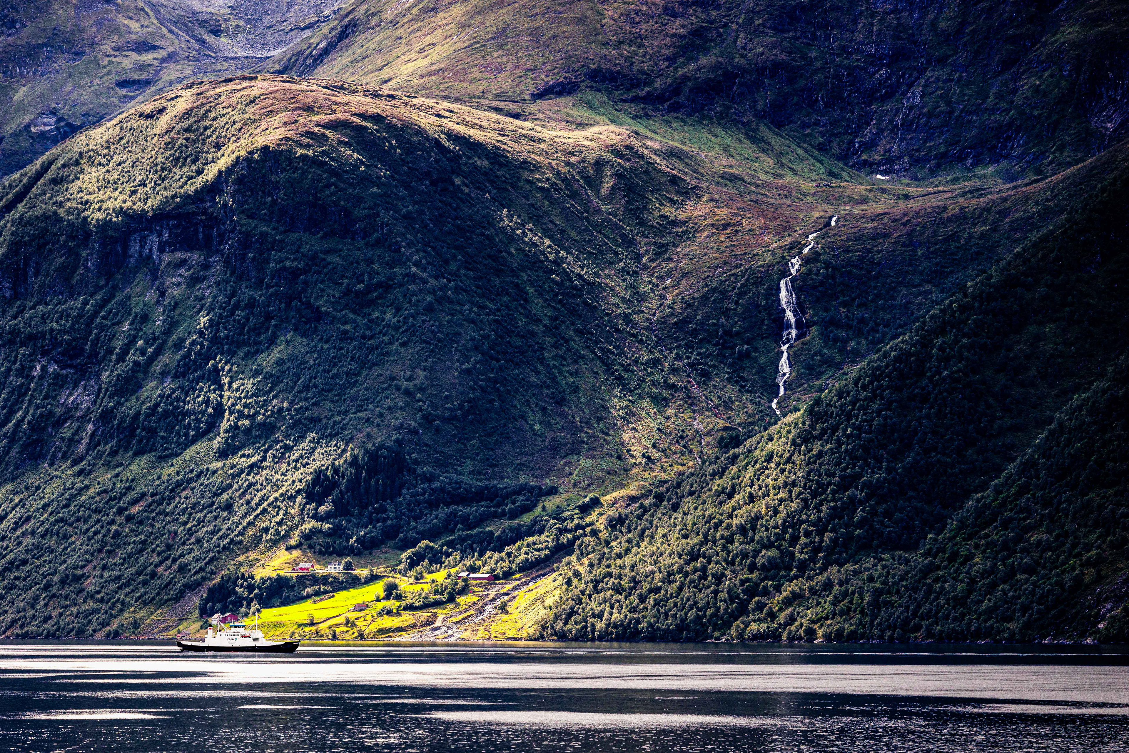Hjørundfjord