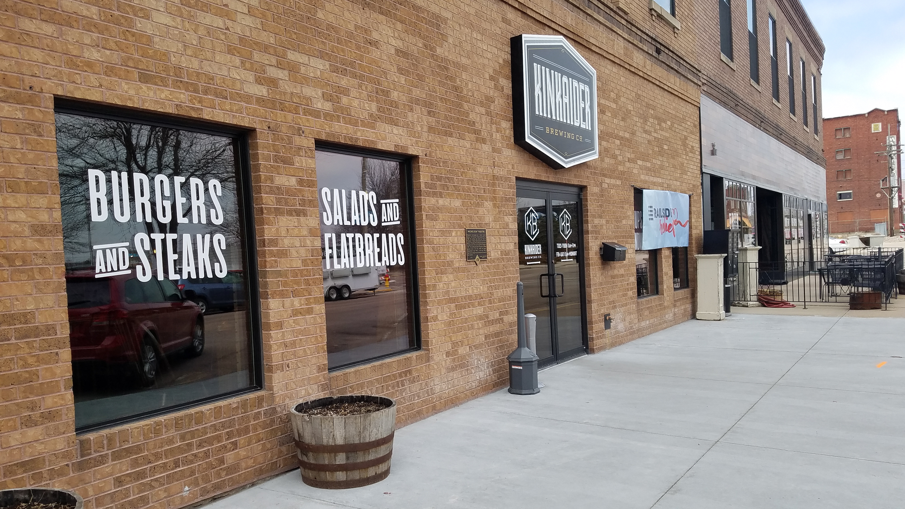 2019 Install of vinyl window graphics - Kinkaider GI