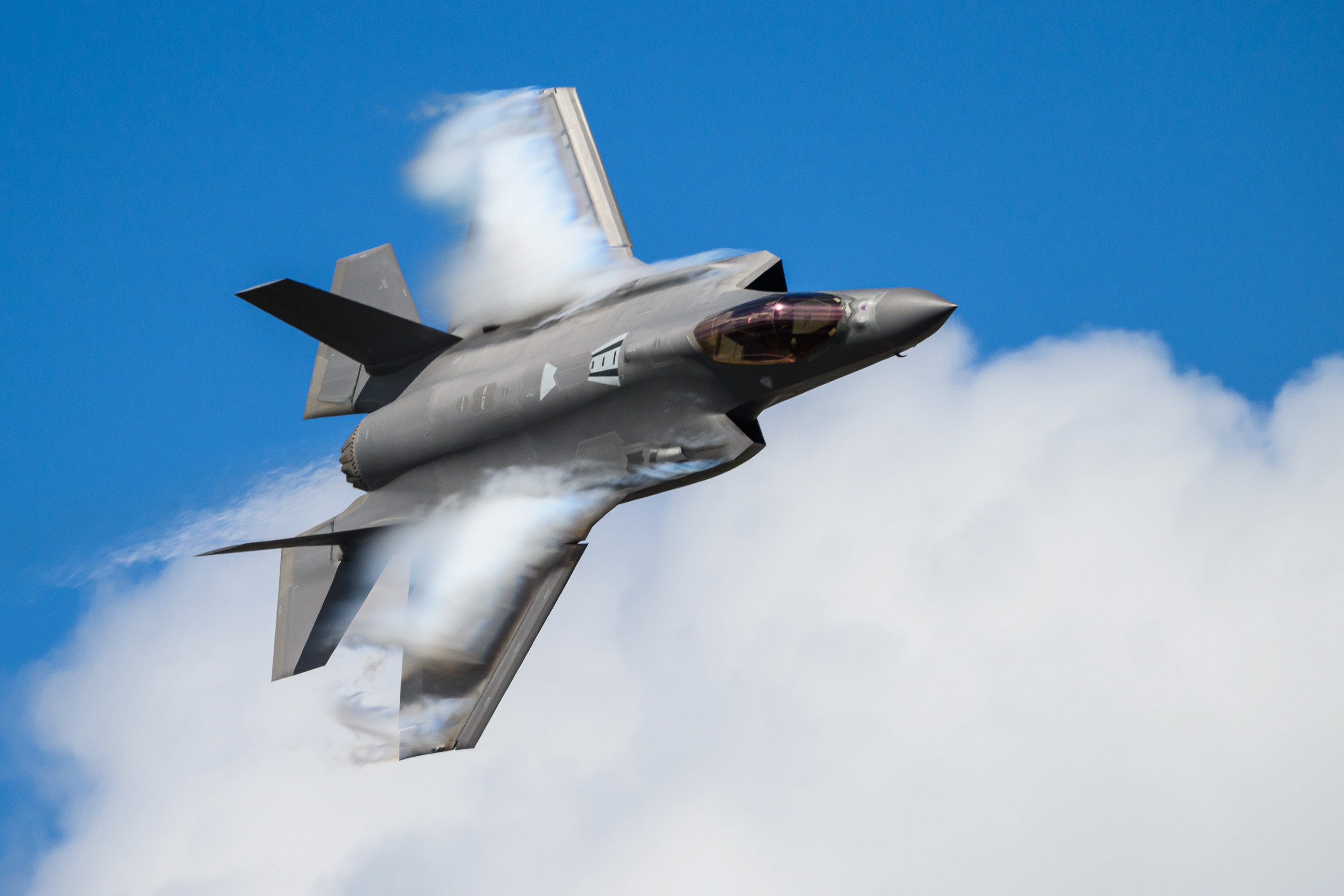 USAF F-35 Lightning Vaping