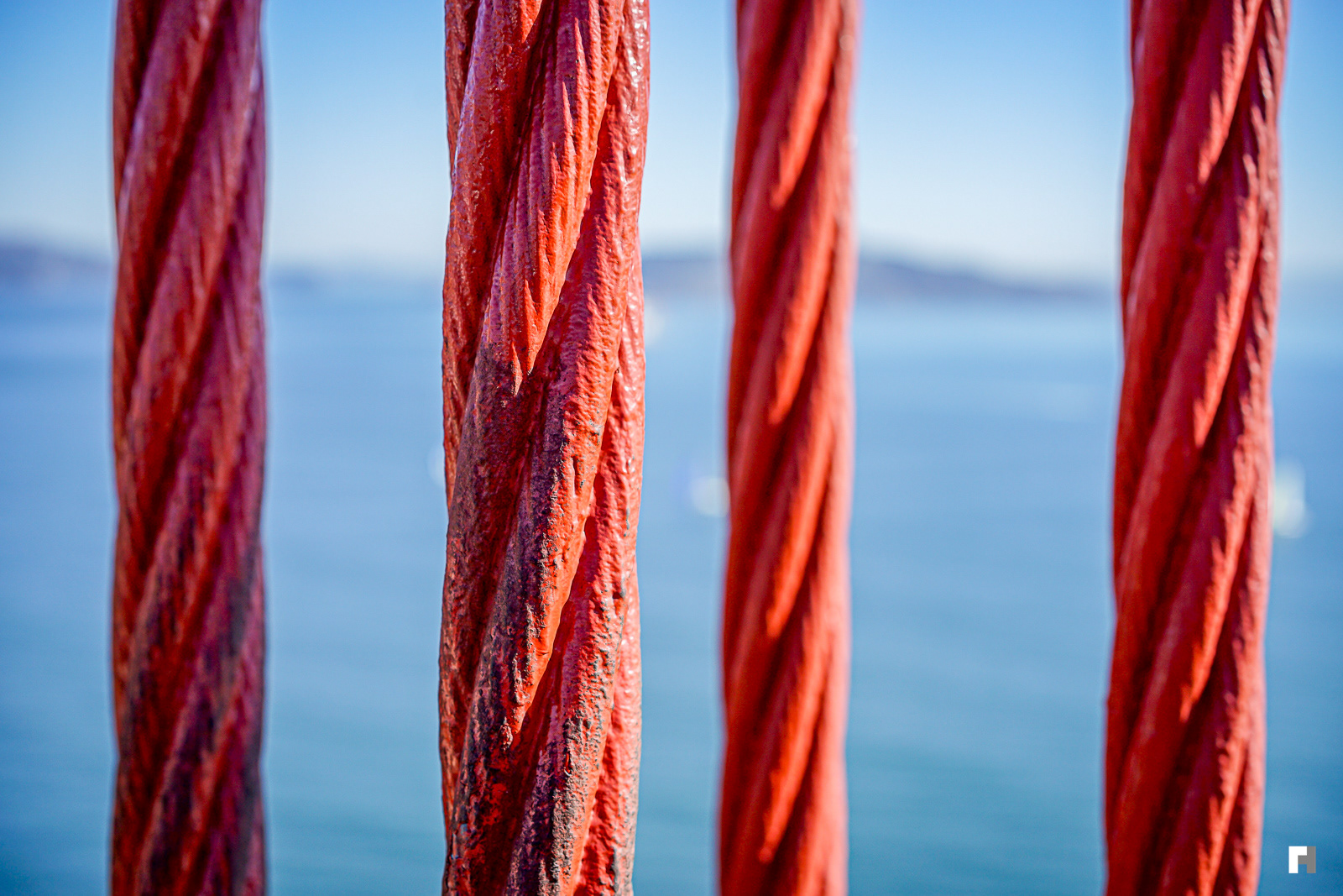 Hold me tight. Golden Gate Bridge, San Francisco.