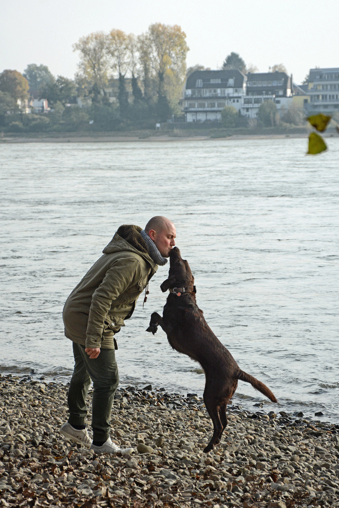 OLIVER PETSZOKAT FÜR „HUNDERUNDEN“