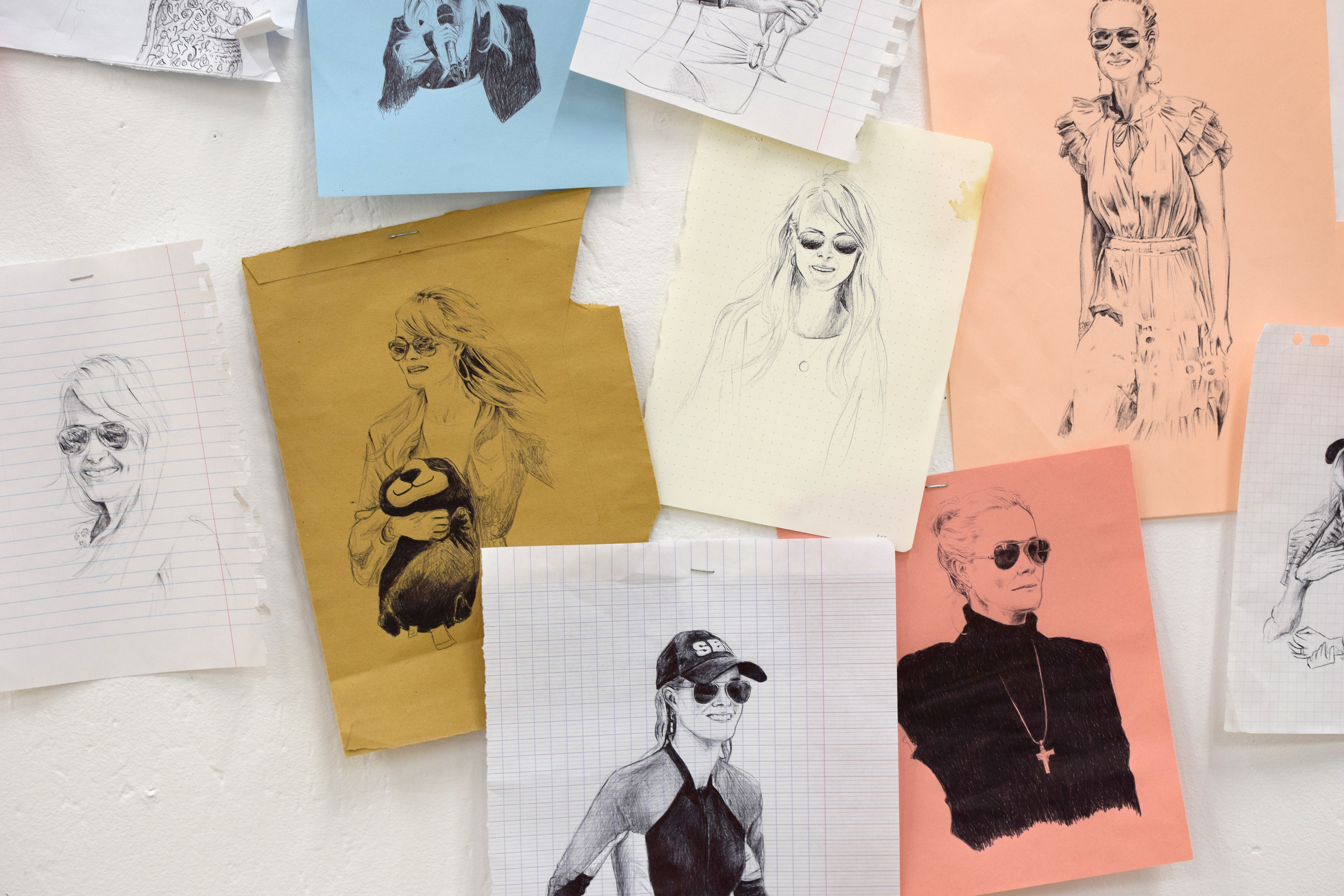 Alexia Atmouni, L.H. (série de dessins), 2020 Stylo bille sur papier, dimensions variables Chapelle des Dames Blanches, La Rochelle © Alexia Atmouni