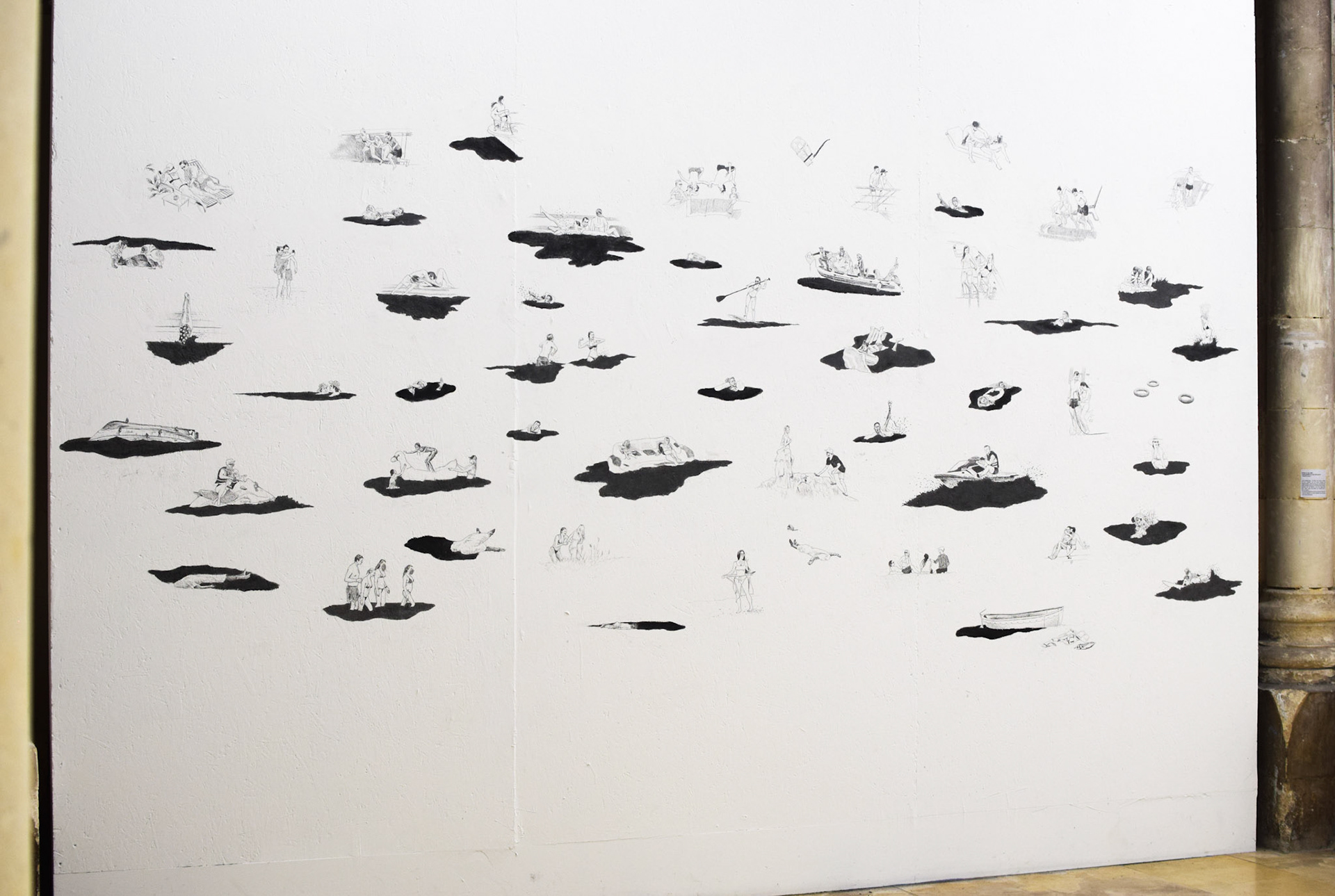 Alexia Atmouni, Balade en mer, 2020 Crayon graphite sur mur, 3,76 x 3,14 m - Chapelle des Dames Blanches de La Rochelle - © Alexia Atmouni