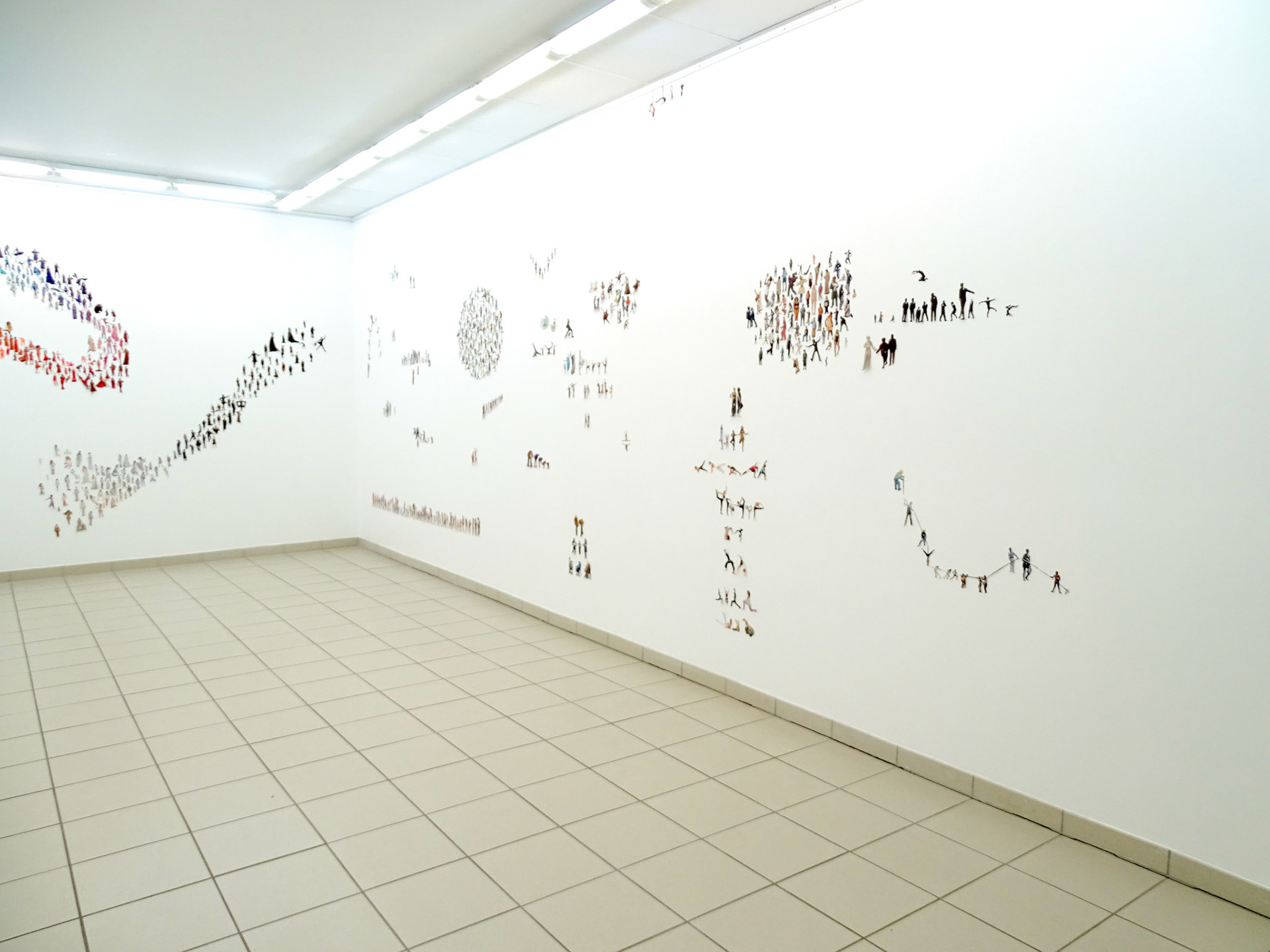 Inventaire #1, 2021, papier épinglé - Exposition personnelle "Fermé pour cause d'inventaire", lycée R.-J. Valin, La Rochelle © Alexia Atmouni