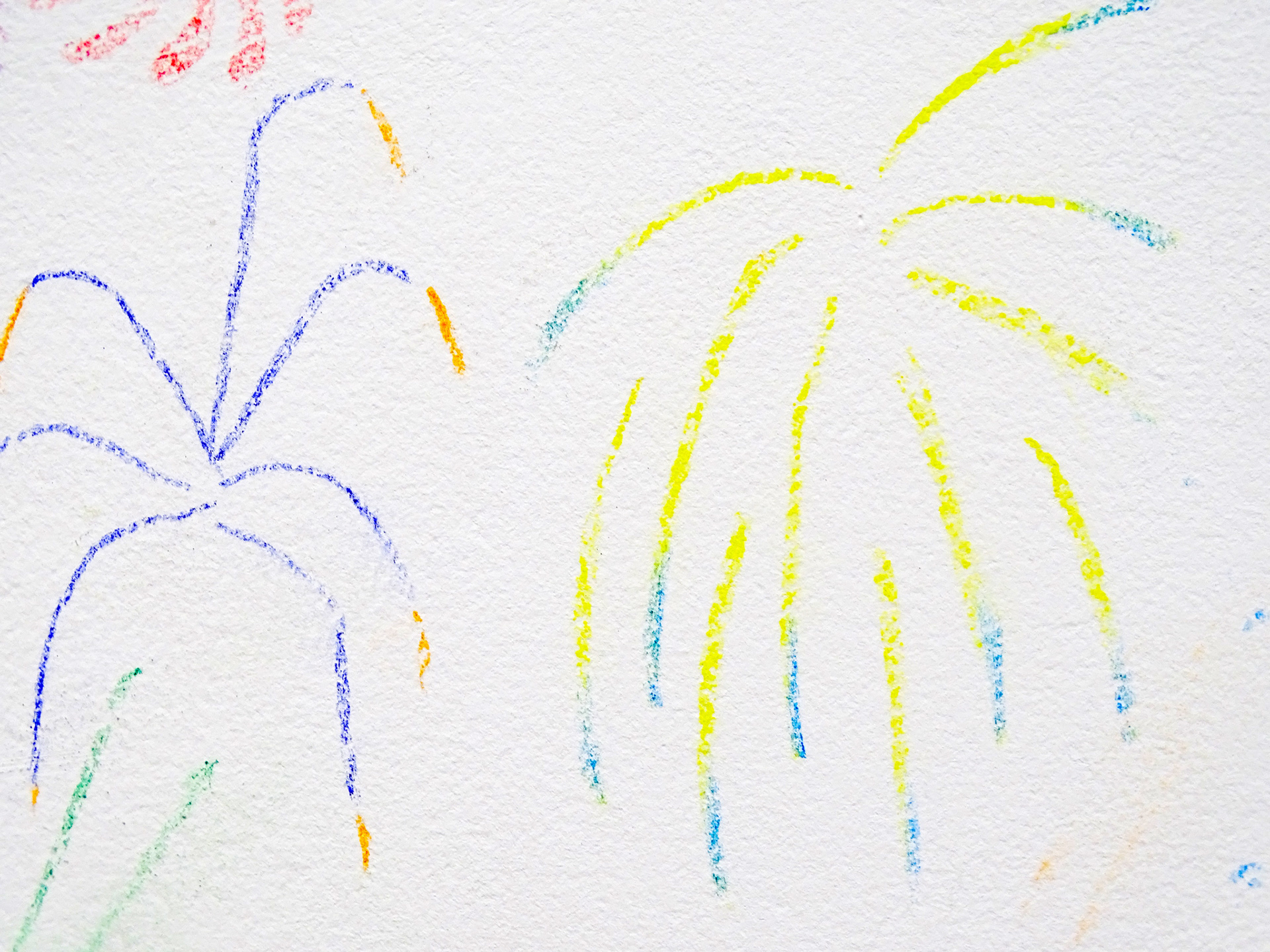 Alexia Atmouni, Faire parler la poudre (dessin mural participatif et évolutif), 2022 Crayon, pastel, papier, dimensions aléatoires. Exposition Recto/Verso, Atelier Bletterie, La Rochelle © Alexia Atmouni