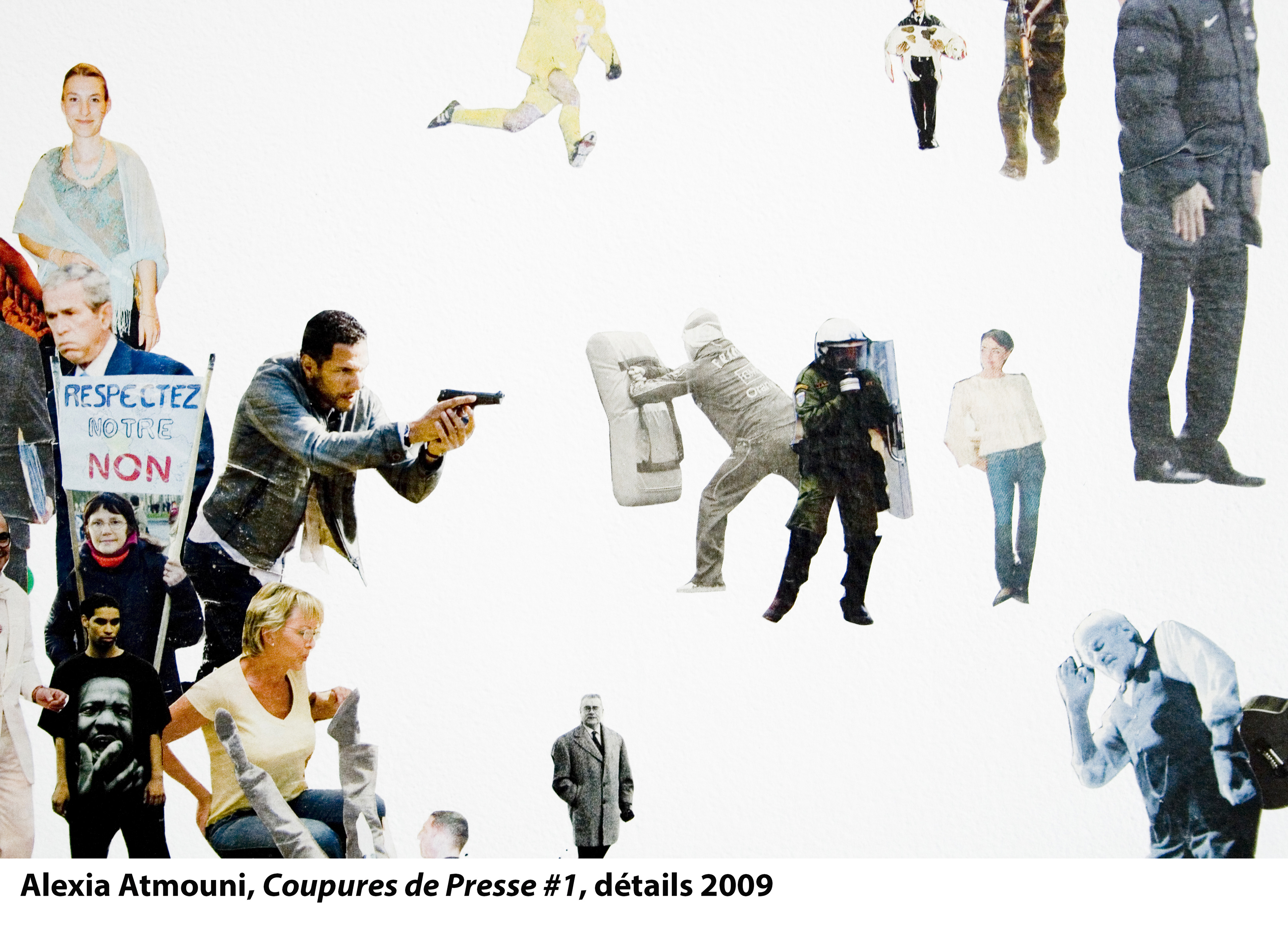 Coupures de Presse #1, 2009 (détail), papiers collés au mur, 4 m x 2 m, Exposition “Entre Poire et Fromage World Tour #3», Galerie Interface, Dijon © Alexia Atmouni