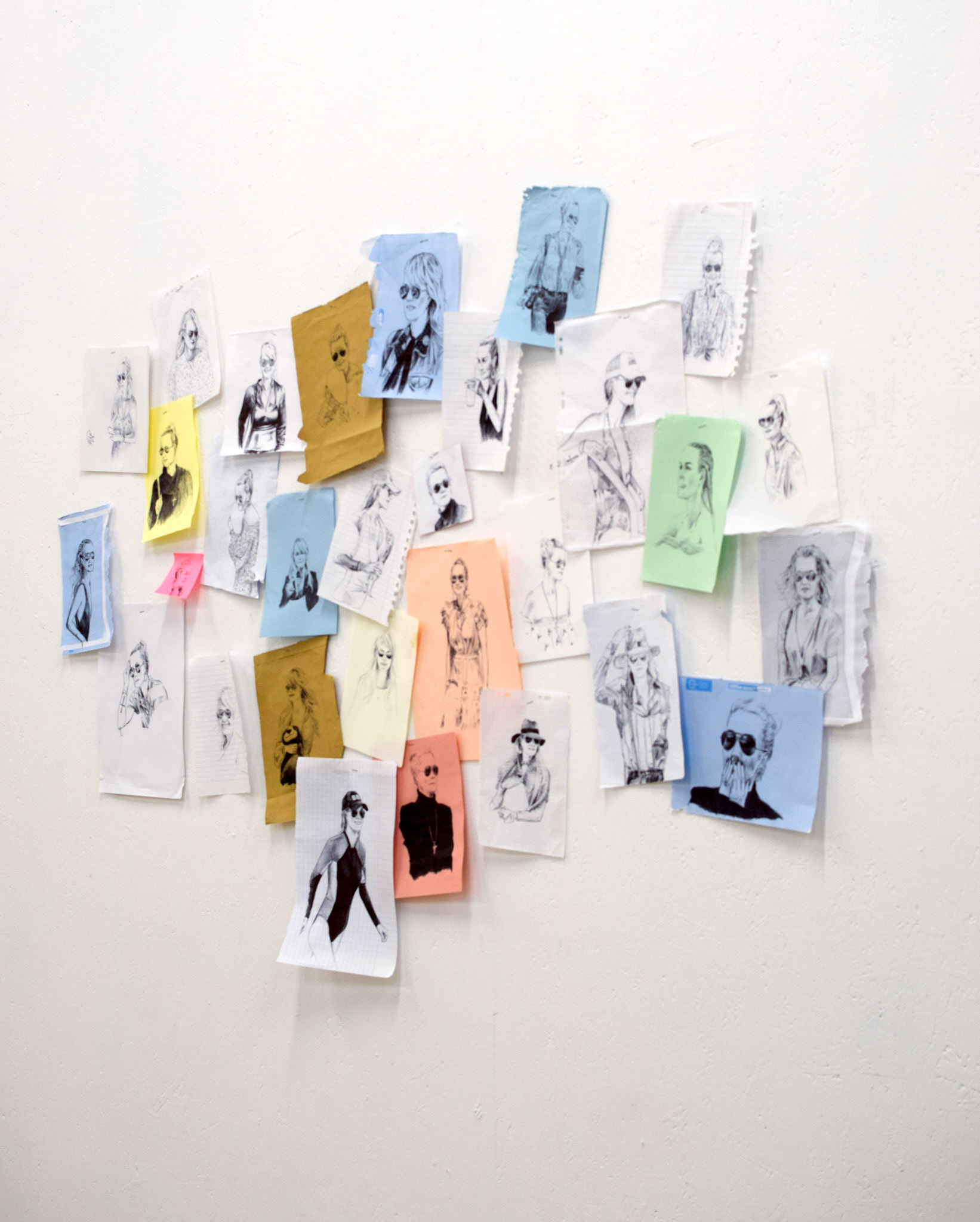 Alexia Atmouni, L.H. (série de dessins), 2020 Stylo bille sur papier, dimensions variables Chapelle des Dames Blanches, La Rochelle © Alexia Atmouni