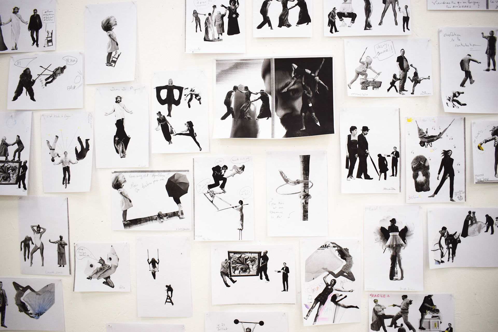 Alexia Atmouni, Rencontres fortuites au sein d’un scanner, 2020 Installation participative, personnages de papier et imprimante scanner - Chapelle des Dames Blanches, La Rochelle