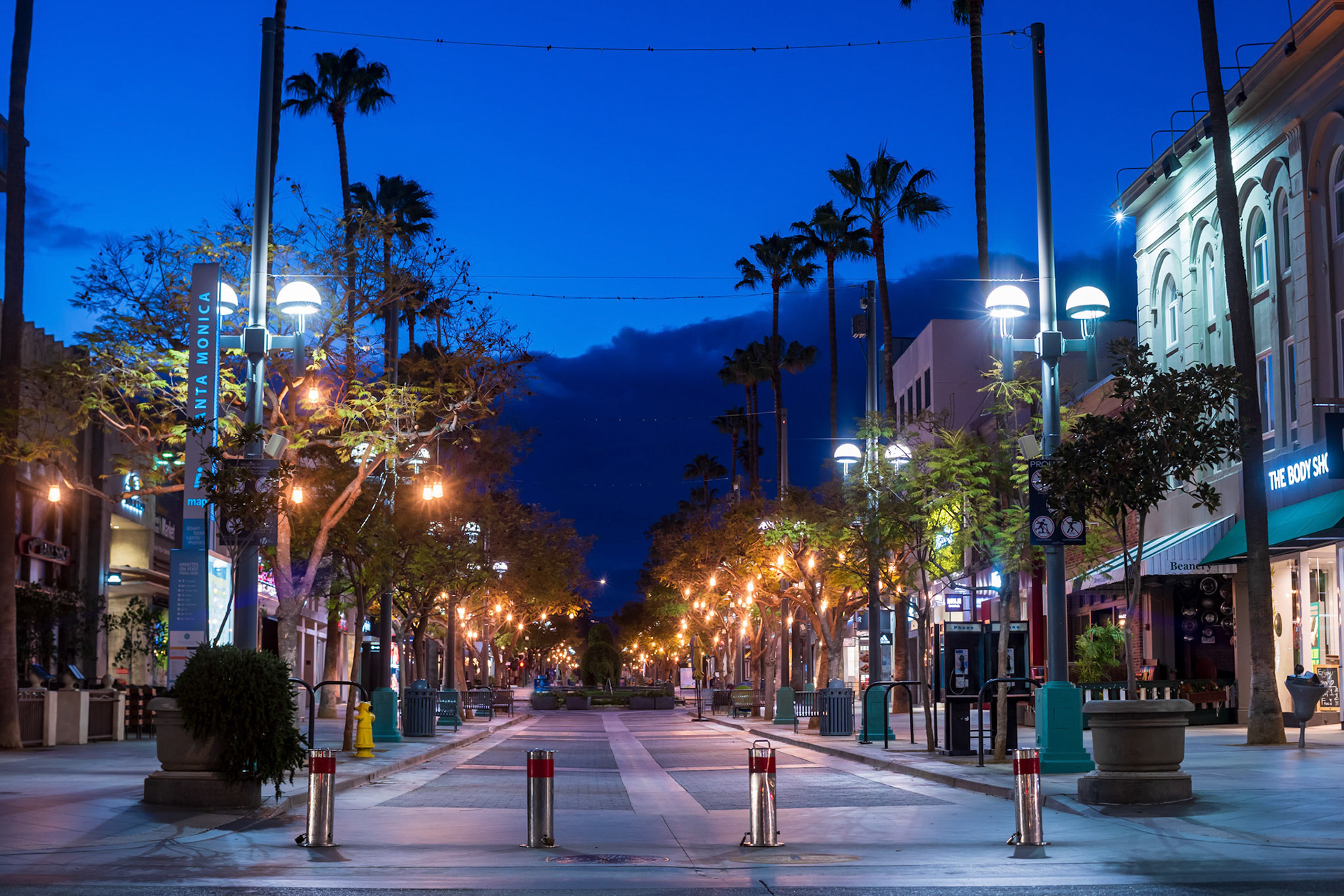 Empty Santa Monica Promenade