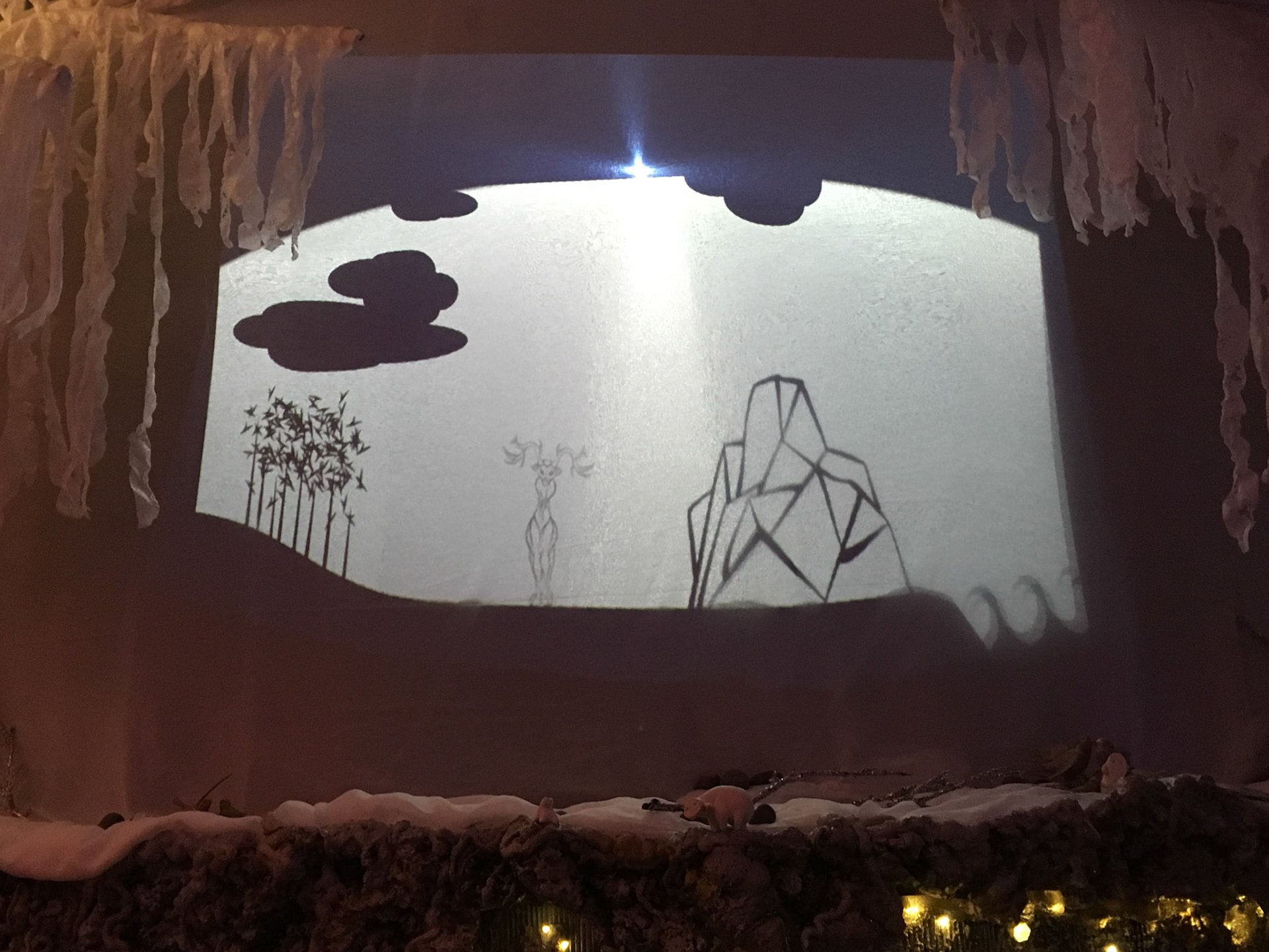 Natura Obscura: Mythology Animation. 2018, collaboration with Silas Carter, projection on screen.