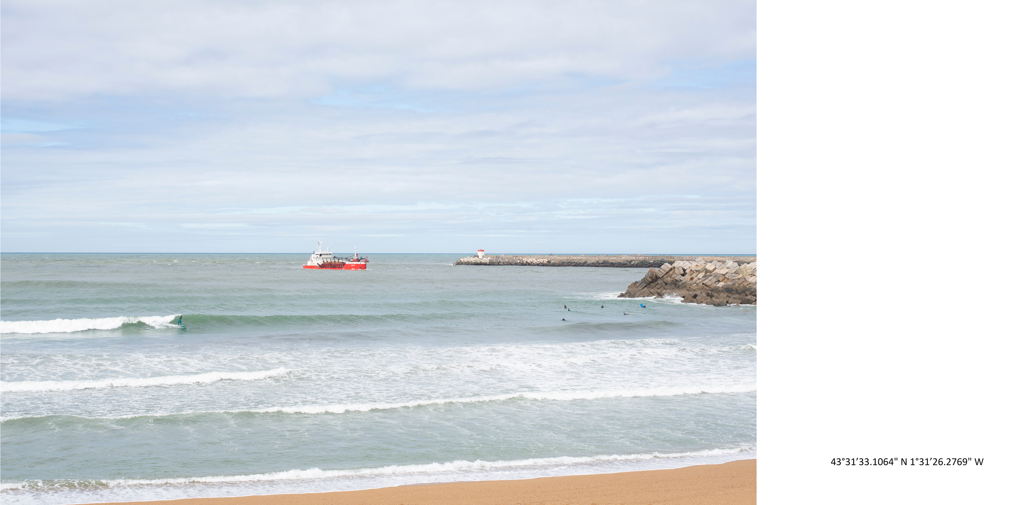 Lieu de prise de vues : Anglet, plage de La barre - Date : 1/10/2022 - Note : le temps est bon, les nuages reviennent, vent convenable.