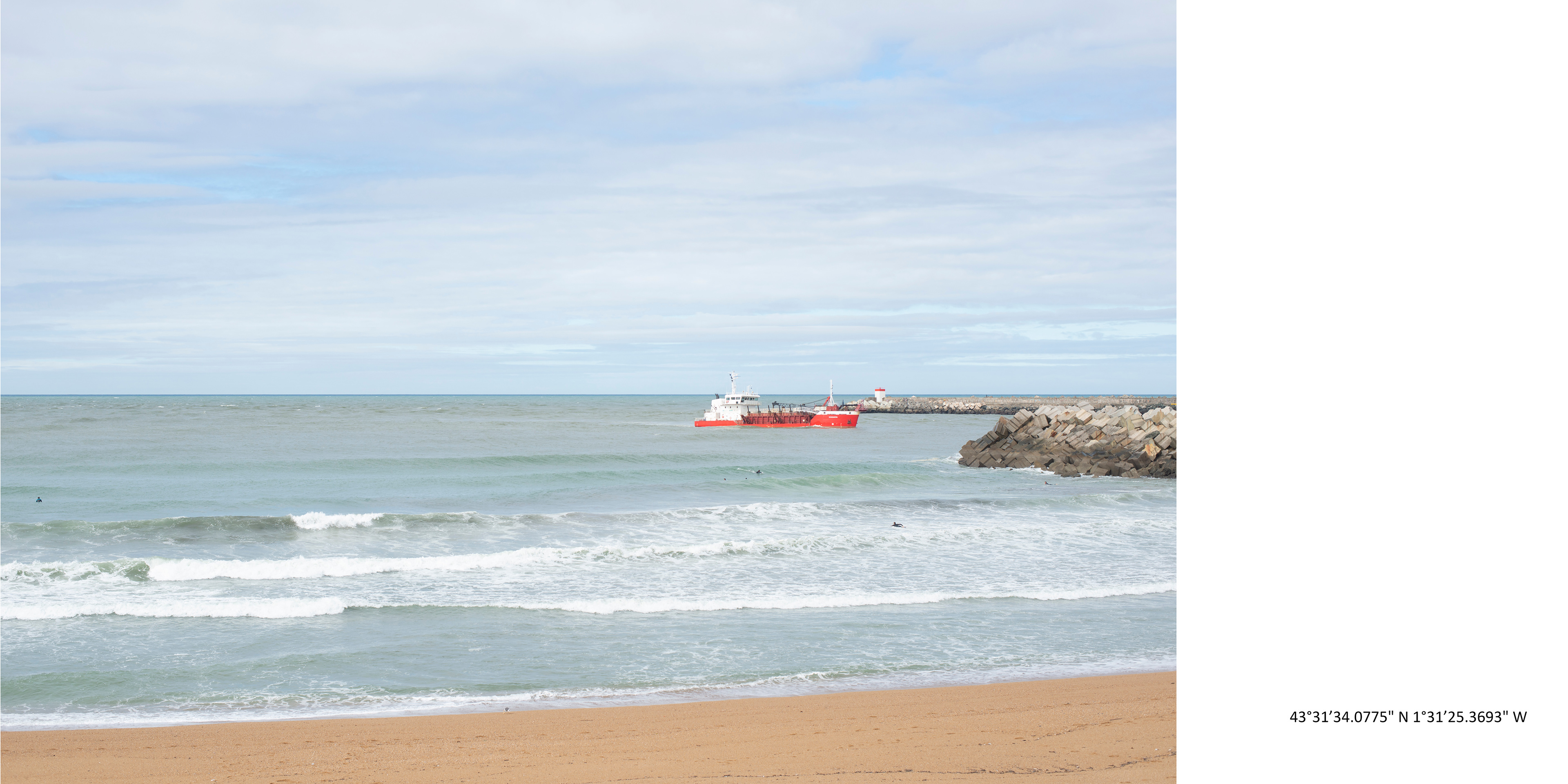 Lieu de prise de vues : Anglet, plage de La barre - Date : 1/10/2022 - Note : le temps est bon, les nuages reviennent, vent convenable.