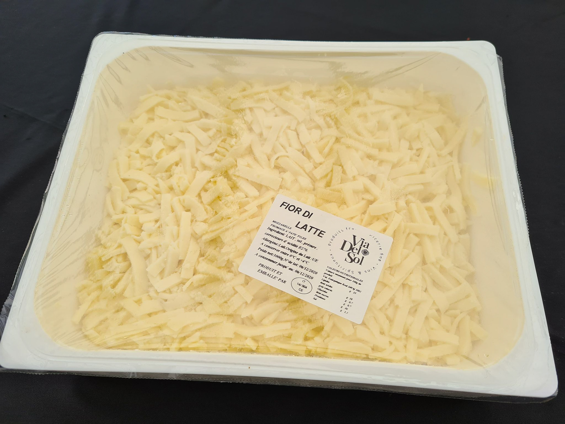 Nous travaillons au maximum les produits italiens pour les pizzas