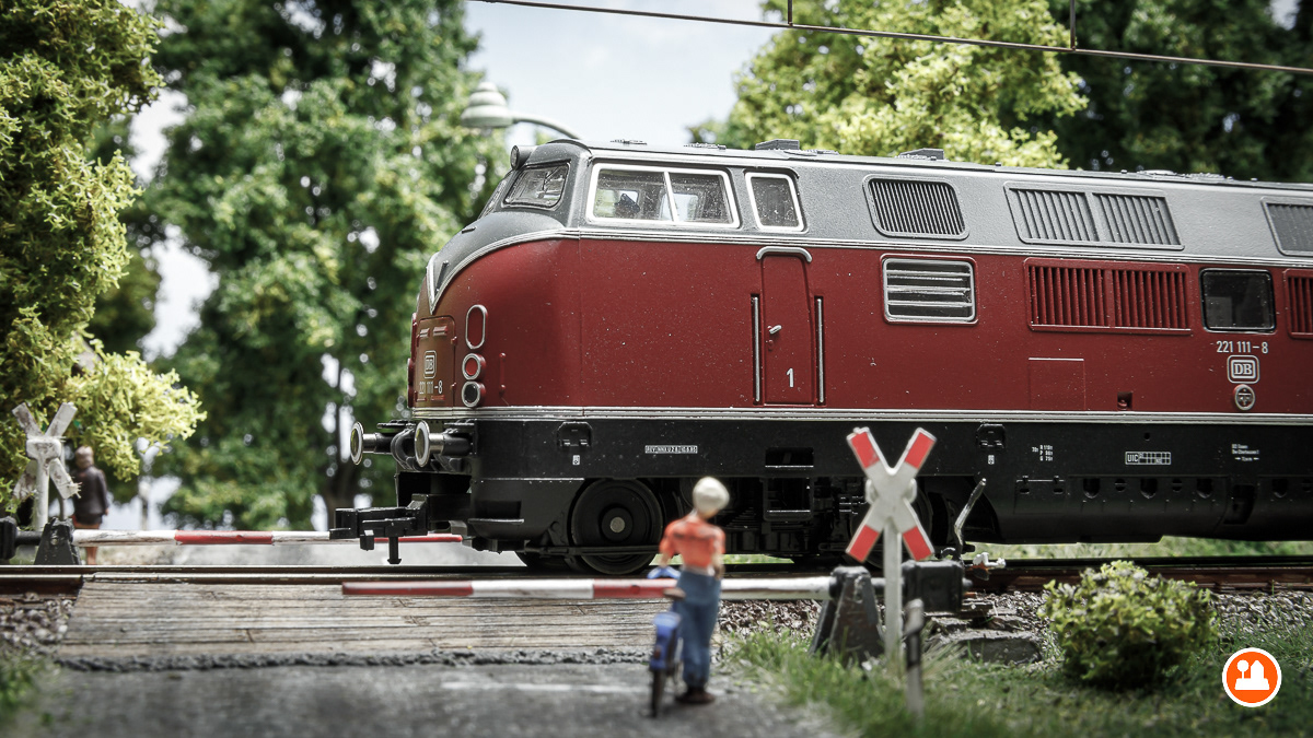 BR 221 DB - Fleischmann 4235