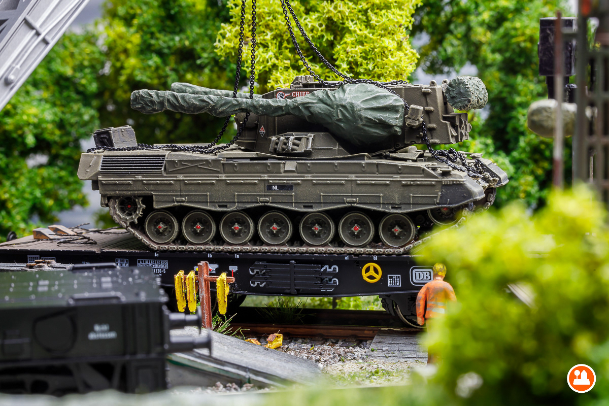 Militaire Tankverlading & Transport - Artitec 20.323.07, 387.300, 6870111, 6870148, 6870393 en Roco 66046