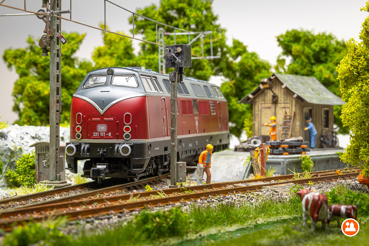 BR 221 DB - Fleischmann 4235