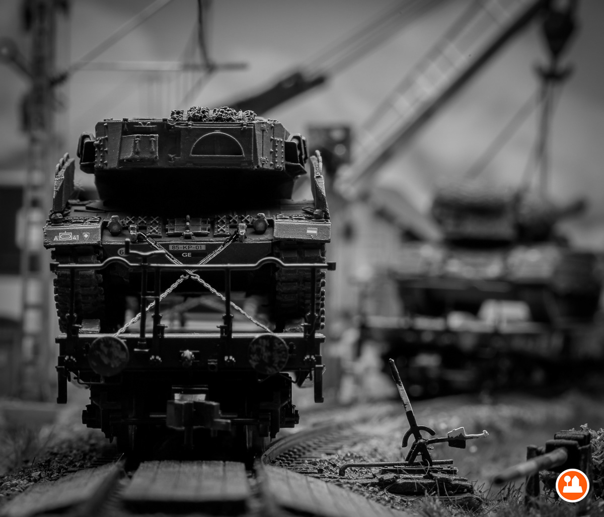 Militaire Tankverlading & Transport - Artitec 20.323.07, 387.300, 6870111, 6870148, 6870393 en Roco 66046