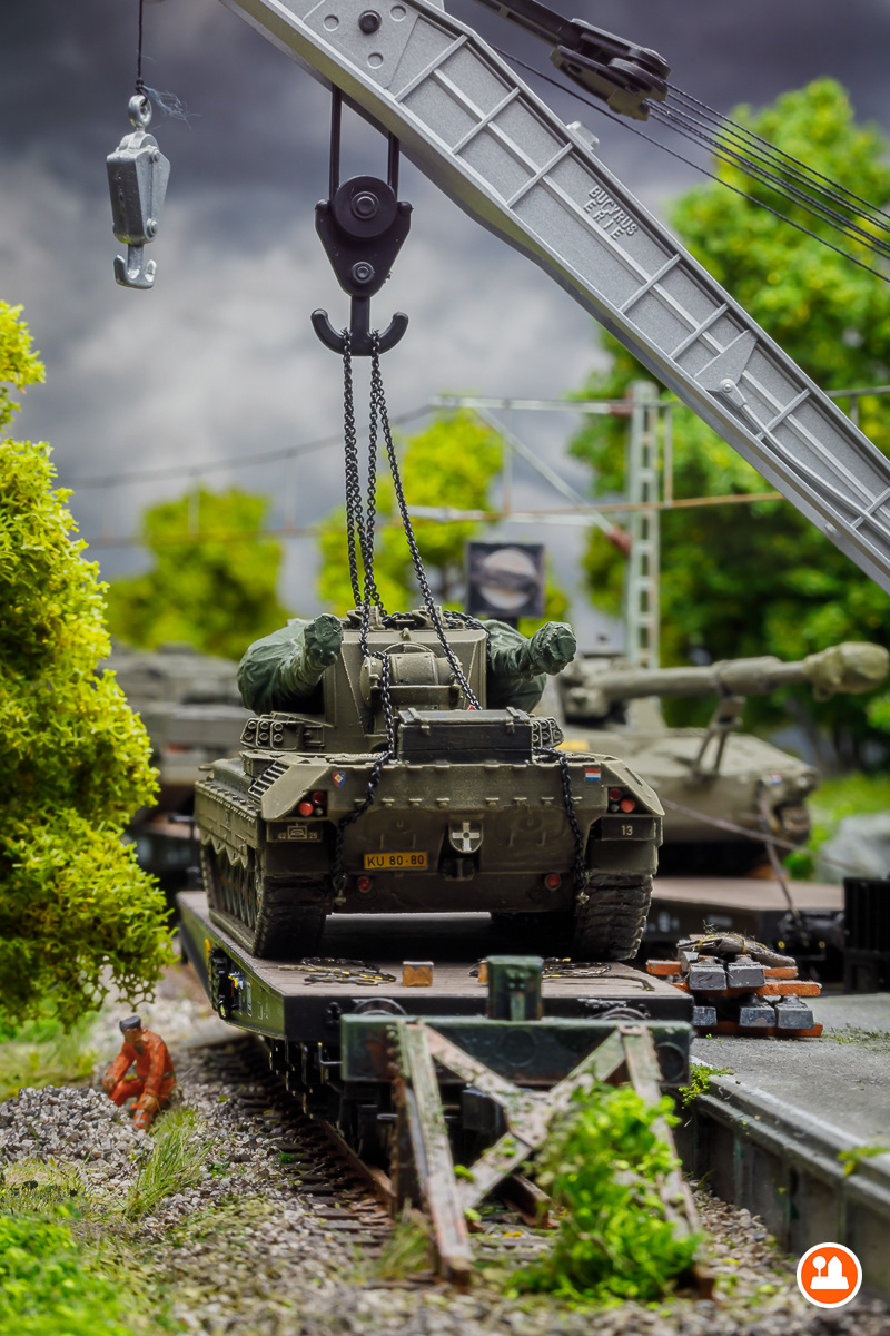 Militaire Tankverlading & Transport - Artitec 20.323.07, 387.300, 6870111, 6870148, 6870393 en Roco 66046