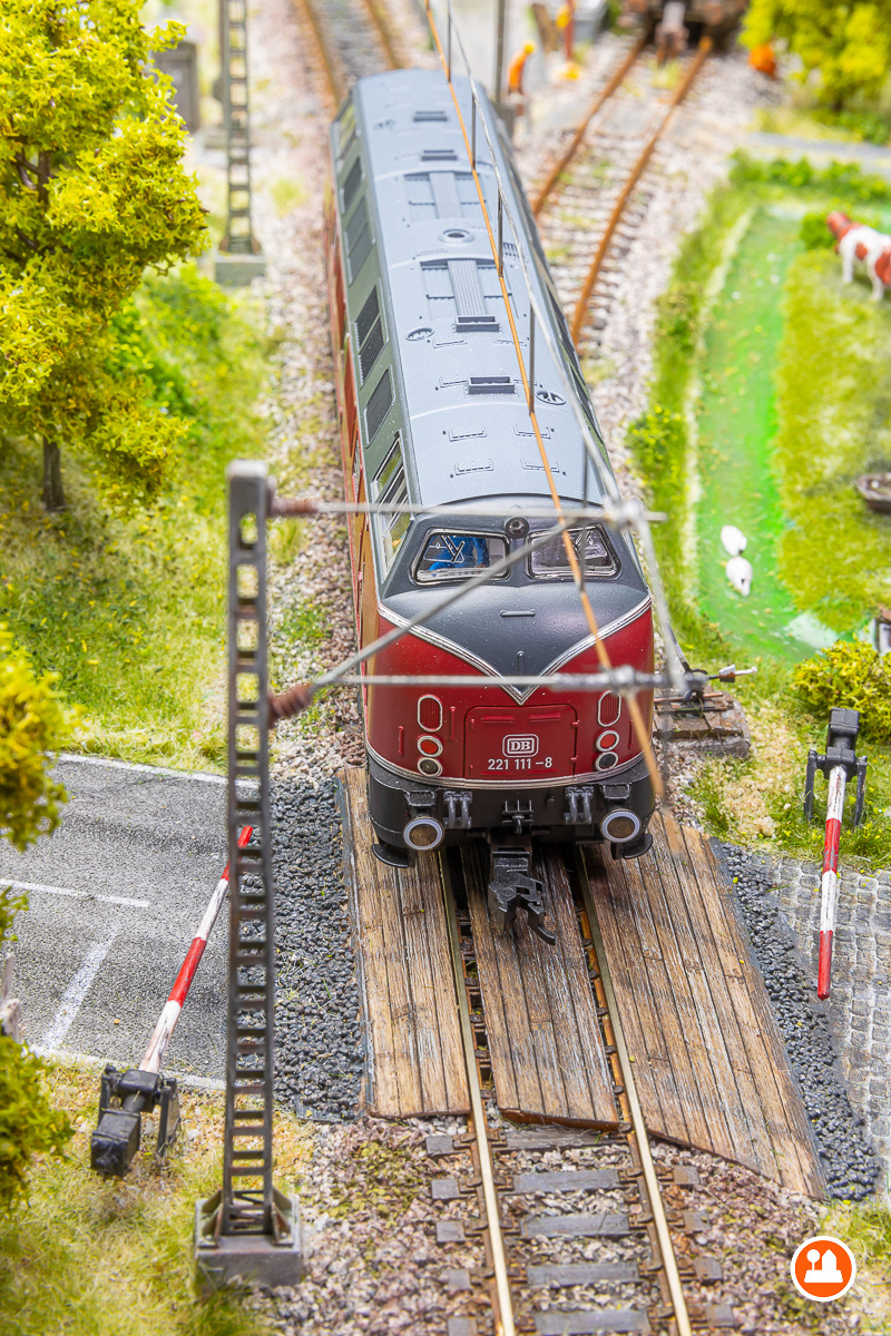 BR 221 DB - Fleischmann 4235