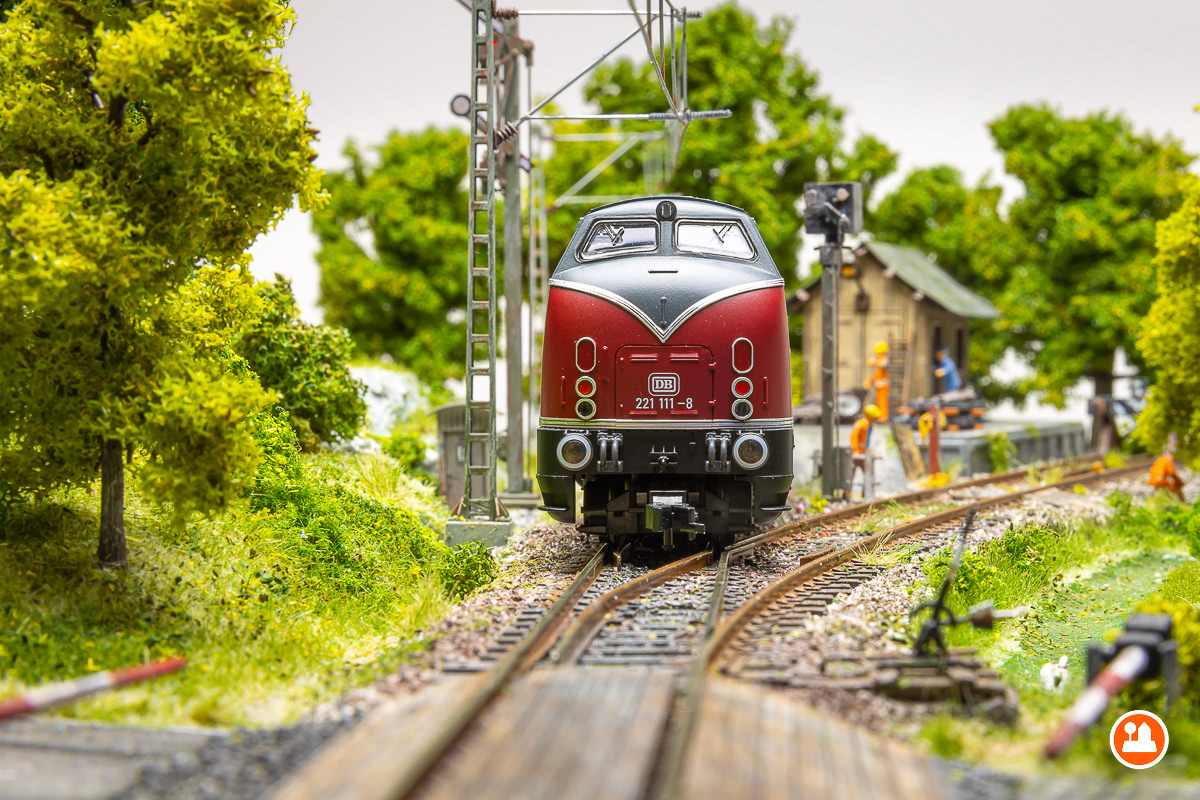 BR 221 DB - Fleischmann 4235