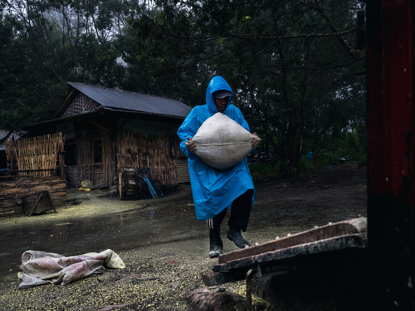 Sulfur mining, Volcano Ijen, Java, Indonesia
