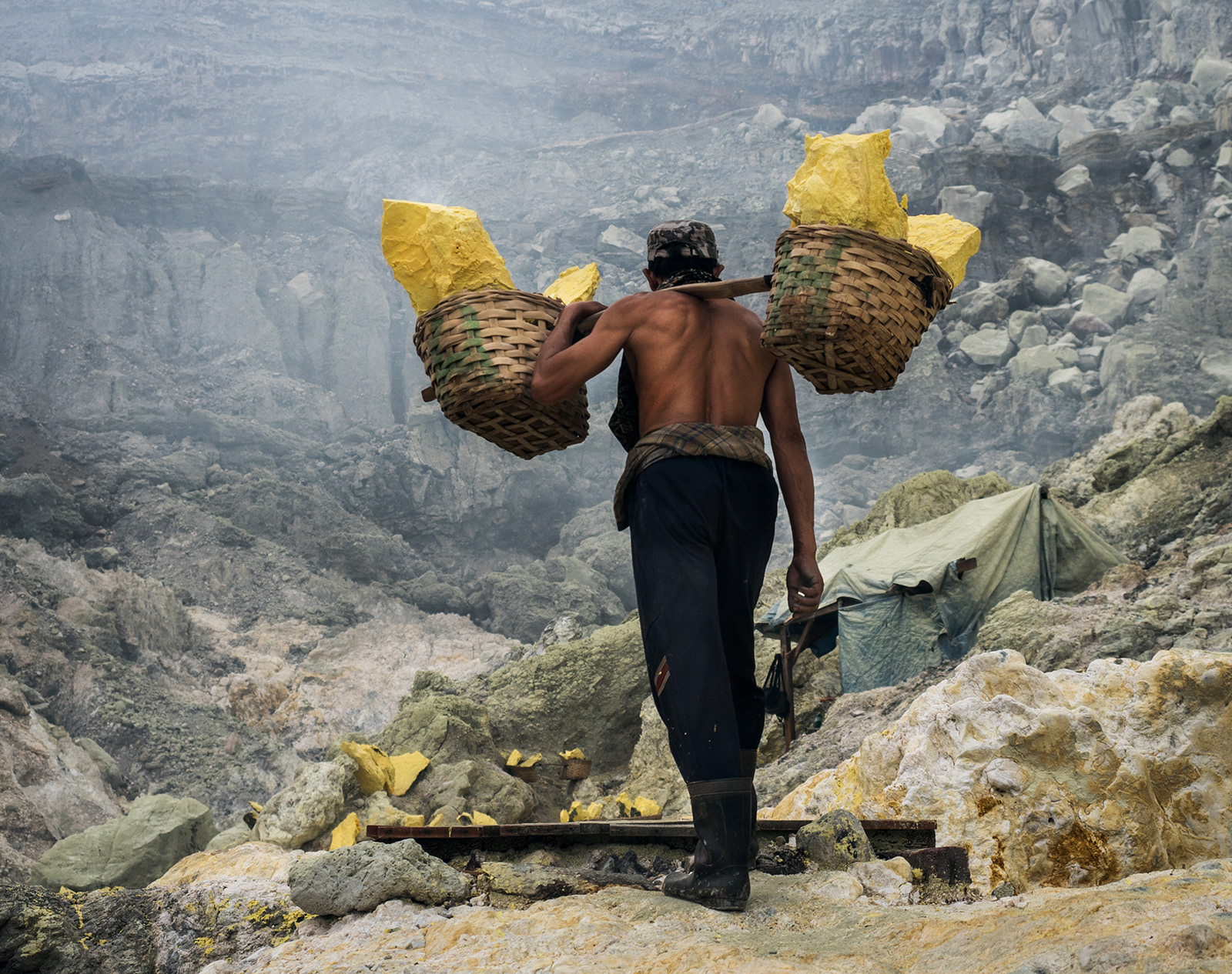 Sulfur mining, Volcano Ijen, Java, Indonesia