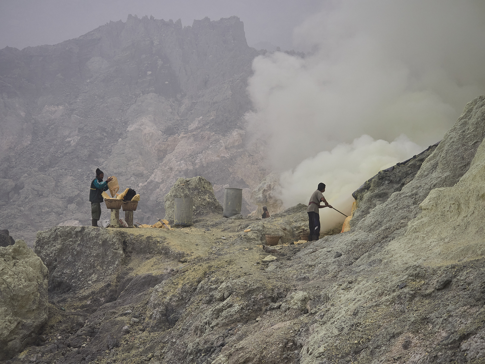 Sulfur mining, Volcano Ijen, Java, Indonesia
