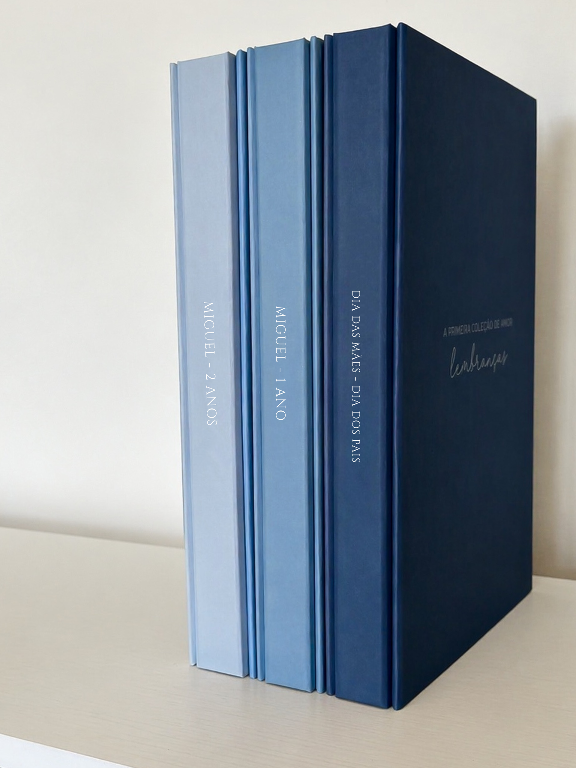 Álbum para 80 fotos no tamanho 15x21 cm – valor unitário: R$ 131,00 à vista ou R$ 141,00 no cartão (3x de R$ 47,00)