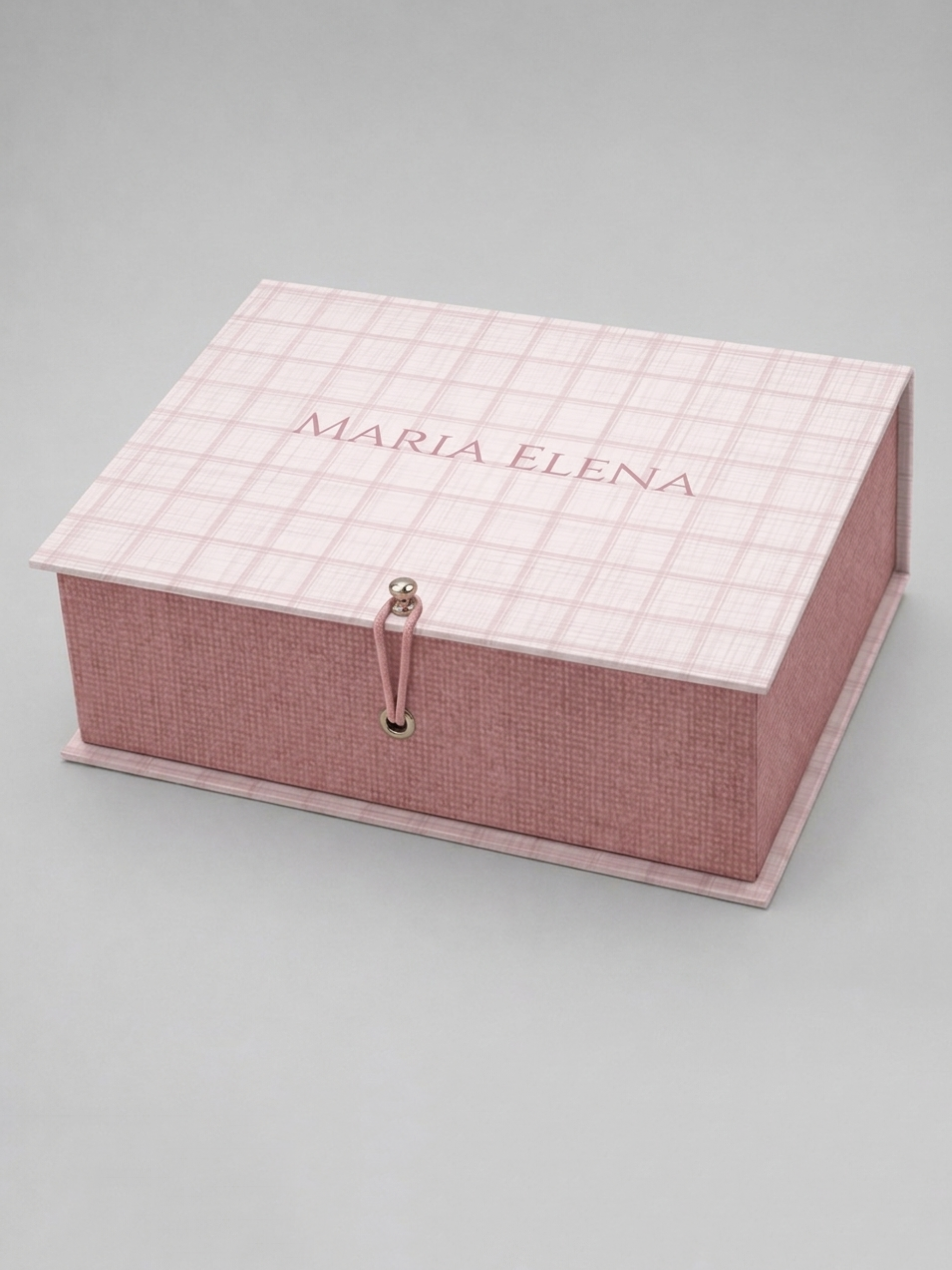 Caixa Cartonada – Tamanho Big (10 x 18,9 x 23,5 cm) | R$ 92,00 à vista ou R$ 99,00 no cartão (3x de R$ 33,00)