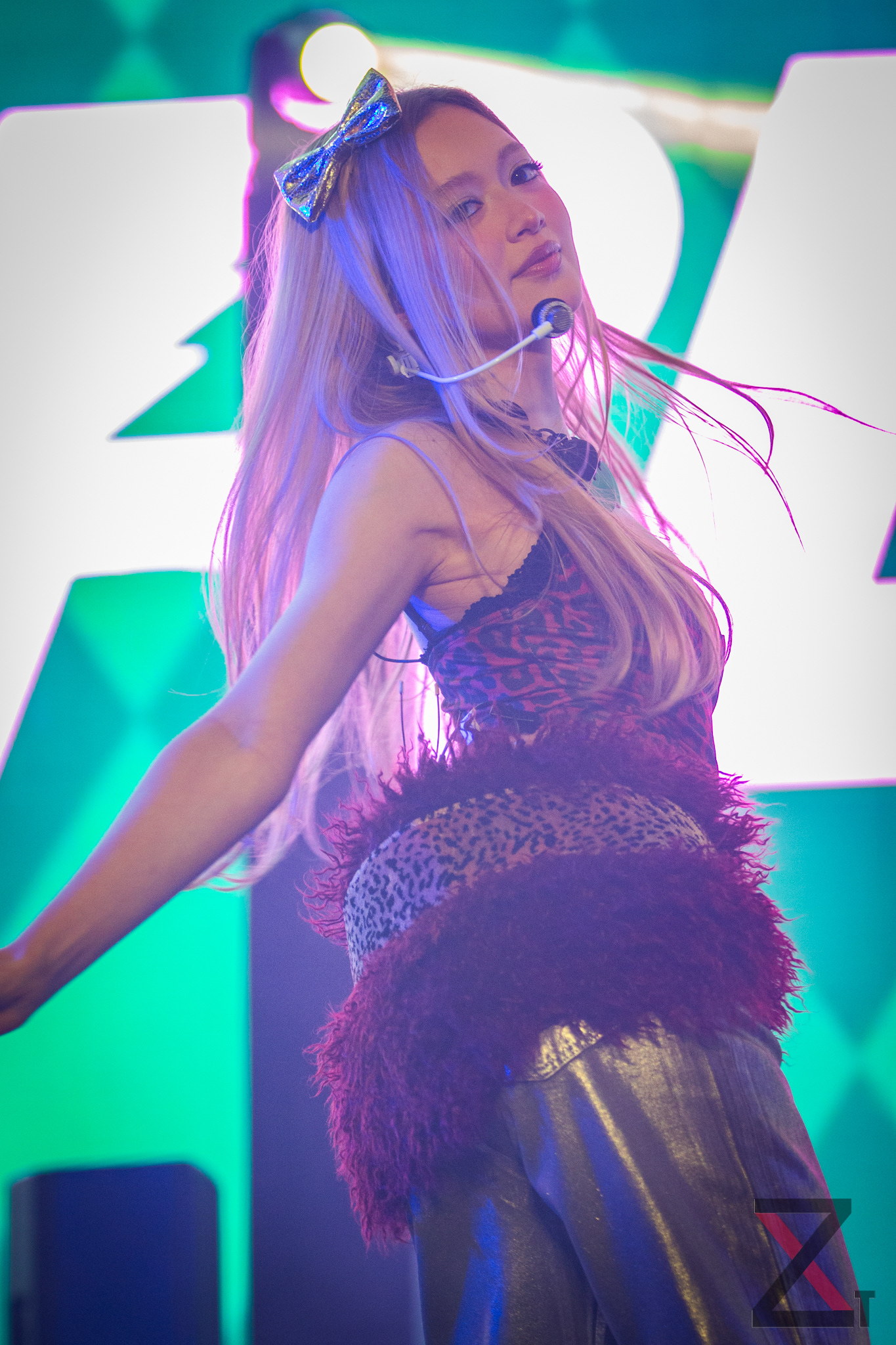 GIRLSET (Jingle Ball Village) | 2025