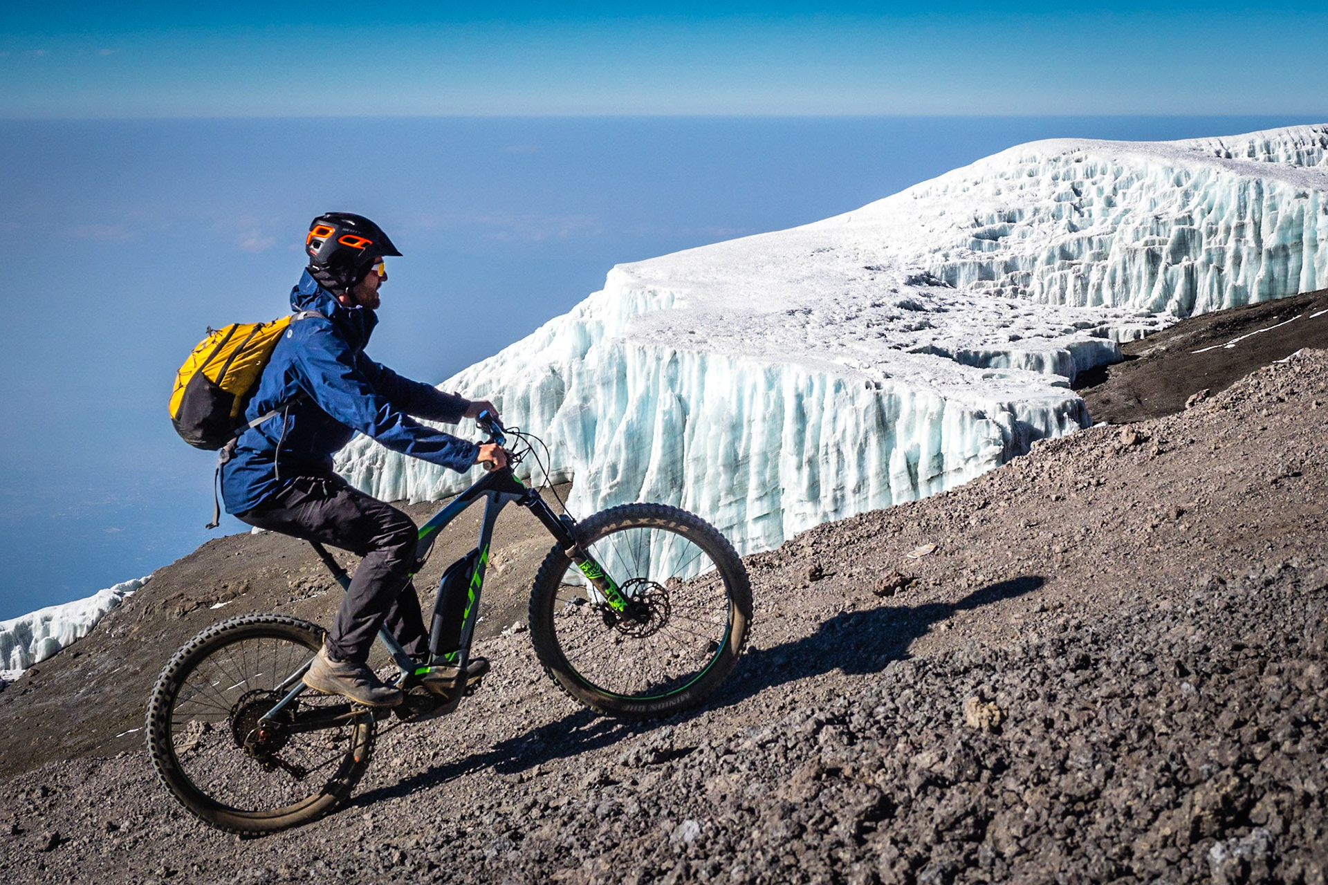Auf 5.800m am Gletscher vorbei