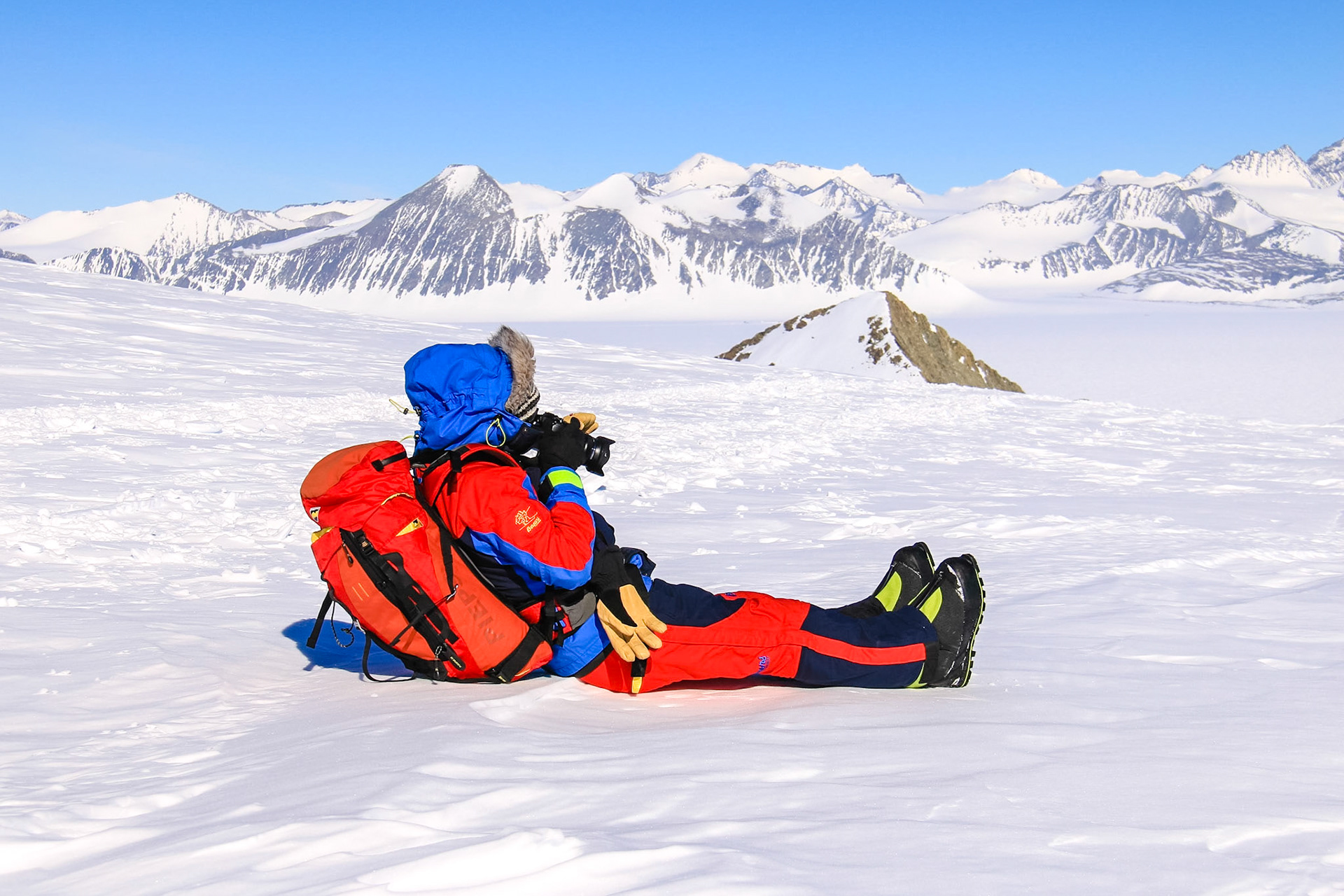 Me at work in Antarctica - (c) M. Guggolz