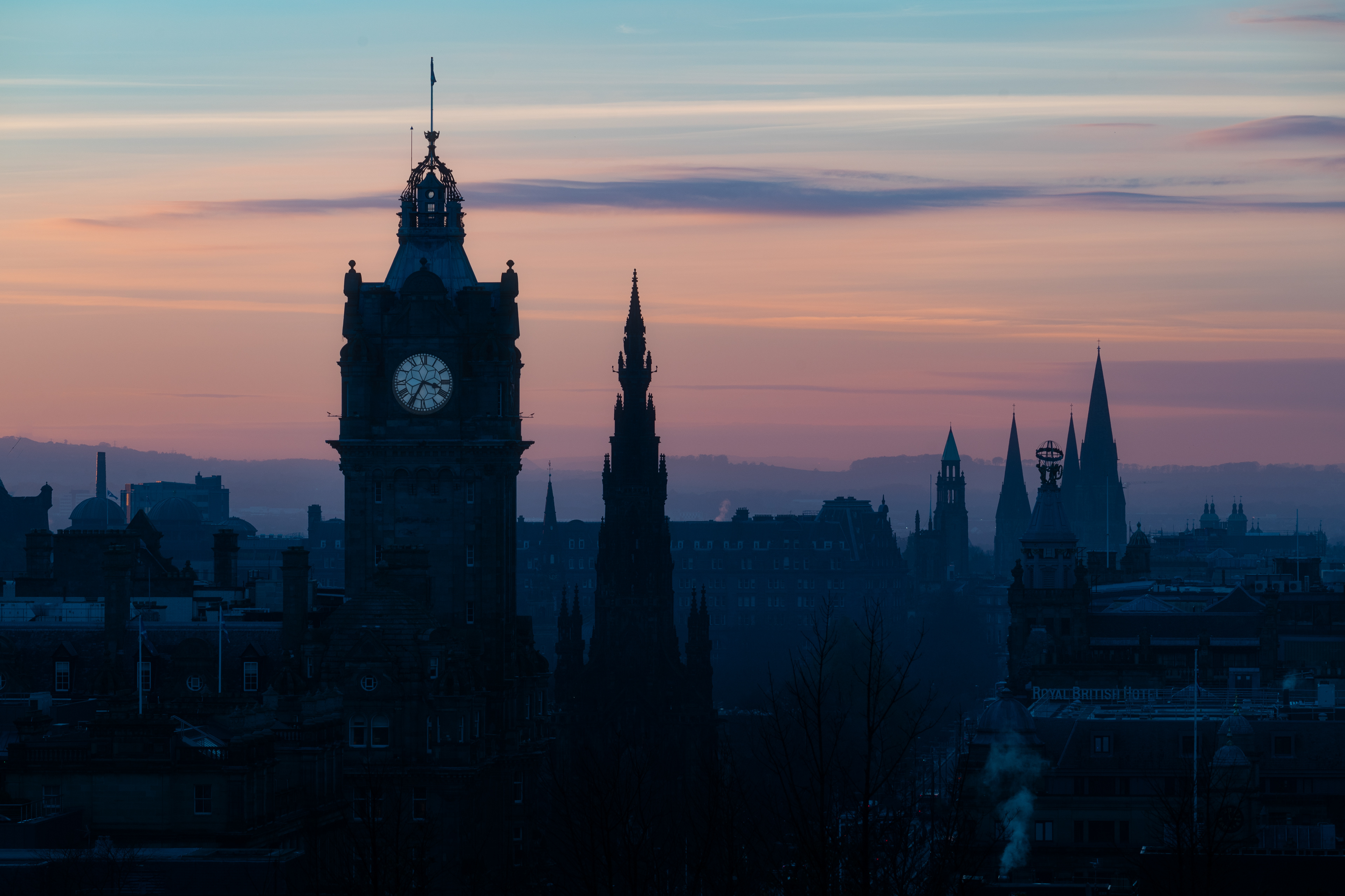 The Balmoral, Scott monument and St Mary's Cathedral