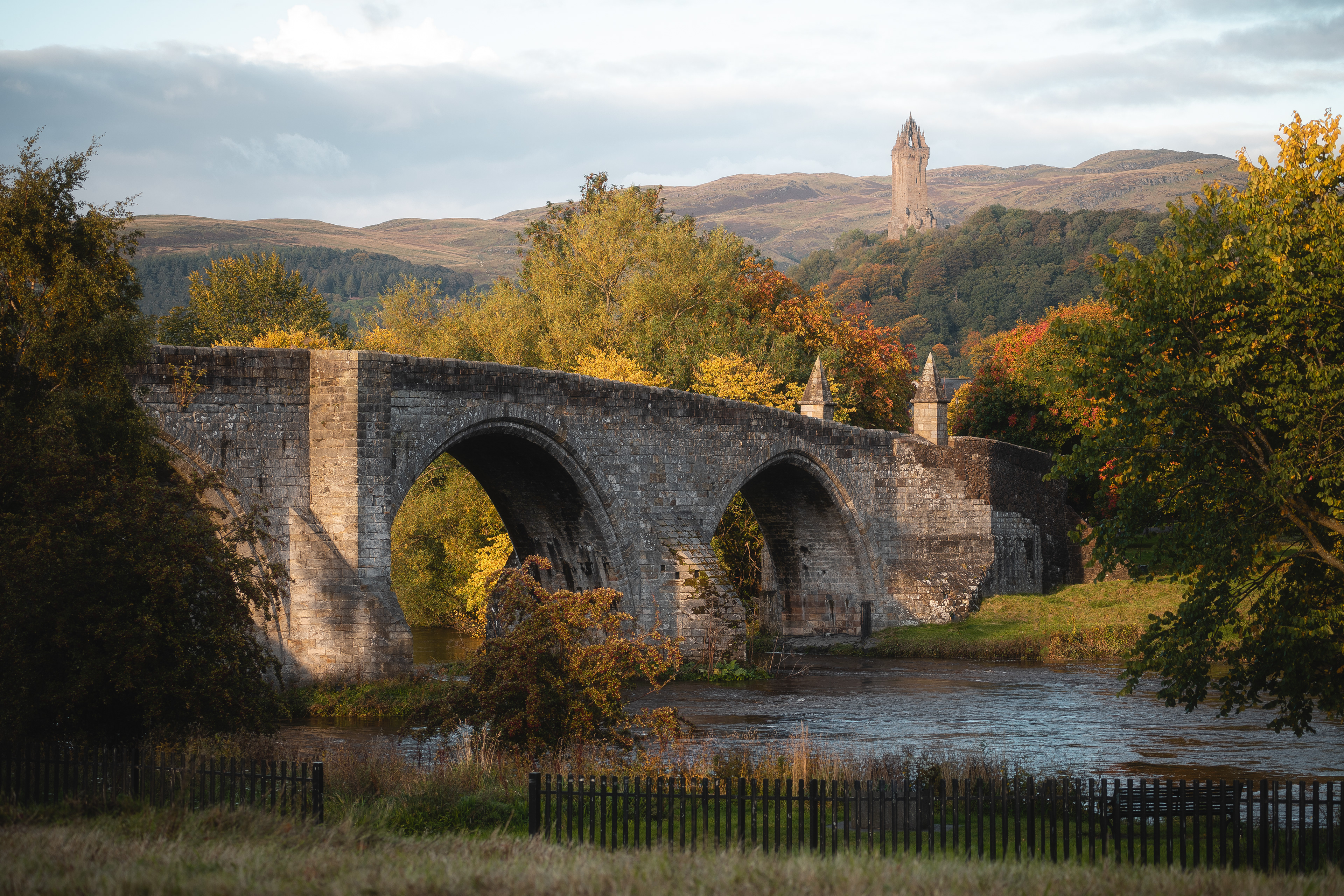 Wallace monument and the old bridge