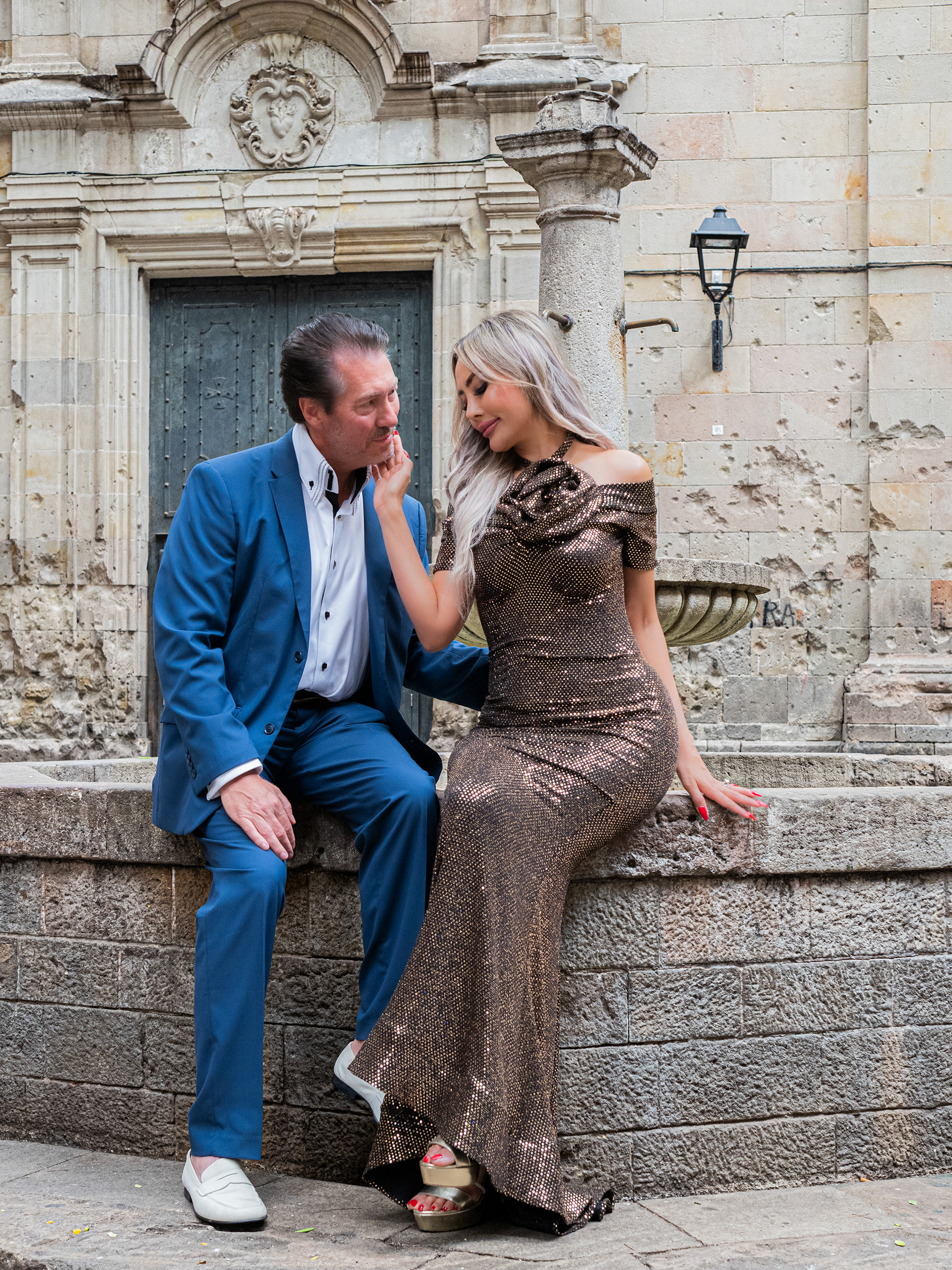 Mirka Howard & Ralph Howard at Sant Felip Neri square