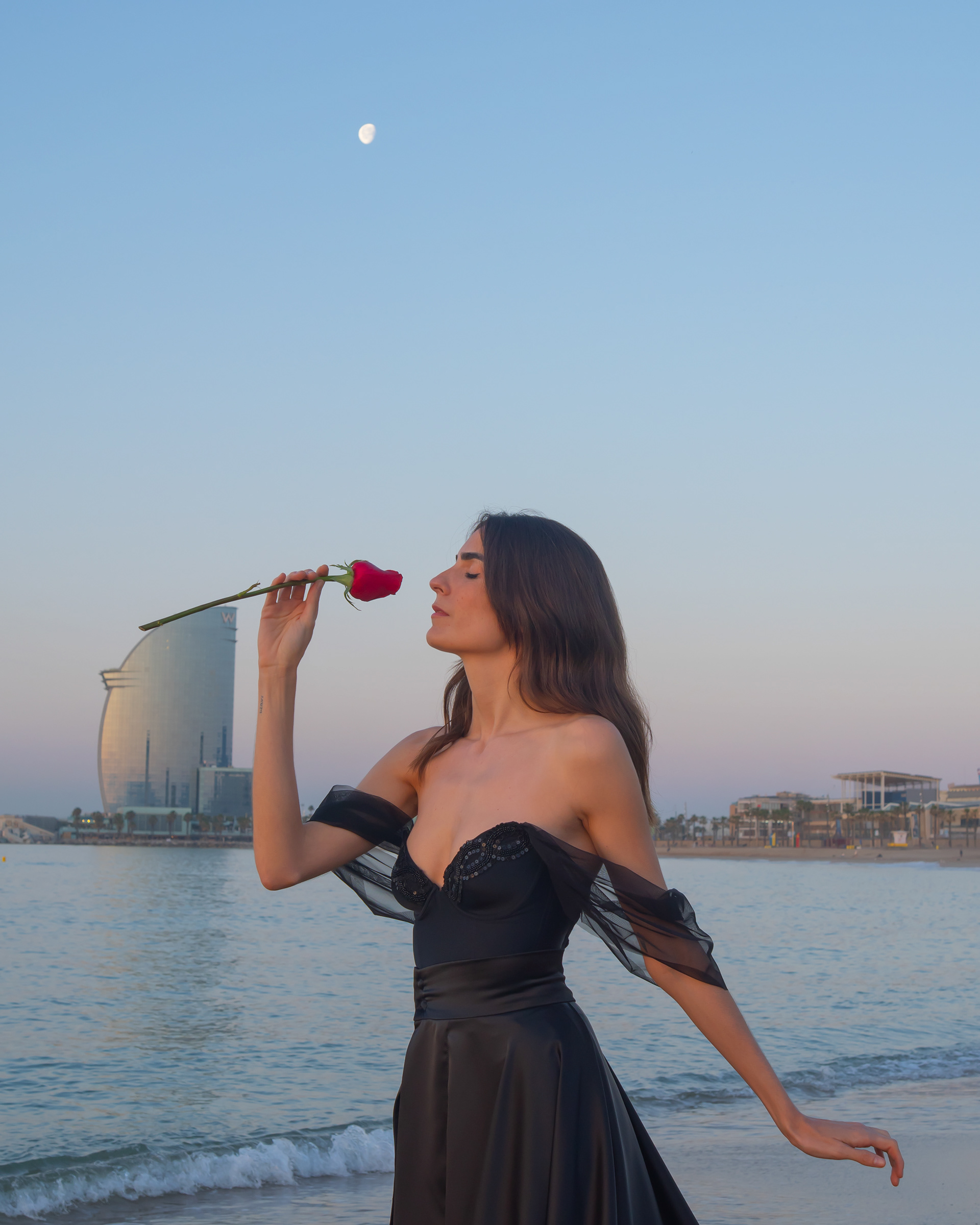 Model & Singer Laura Pont wearing Tina Kolesnikova