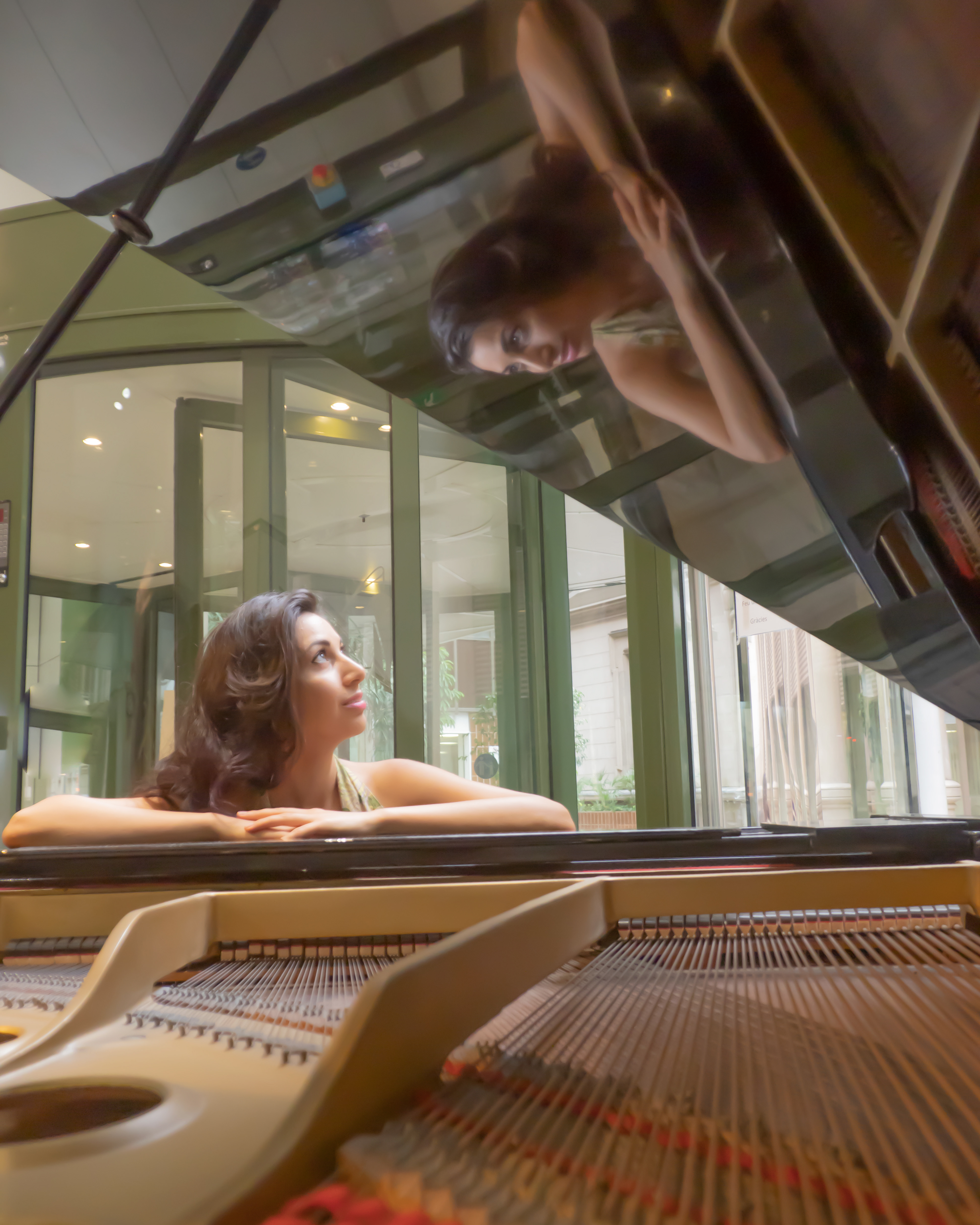 Oksana Pavlova  reflection at piano