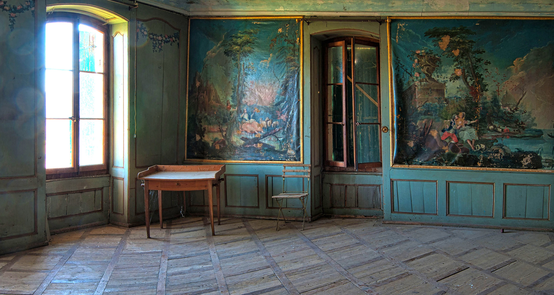 Ferme-château à l'abandon (VD)