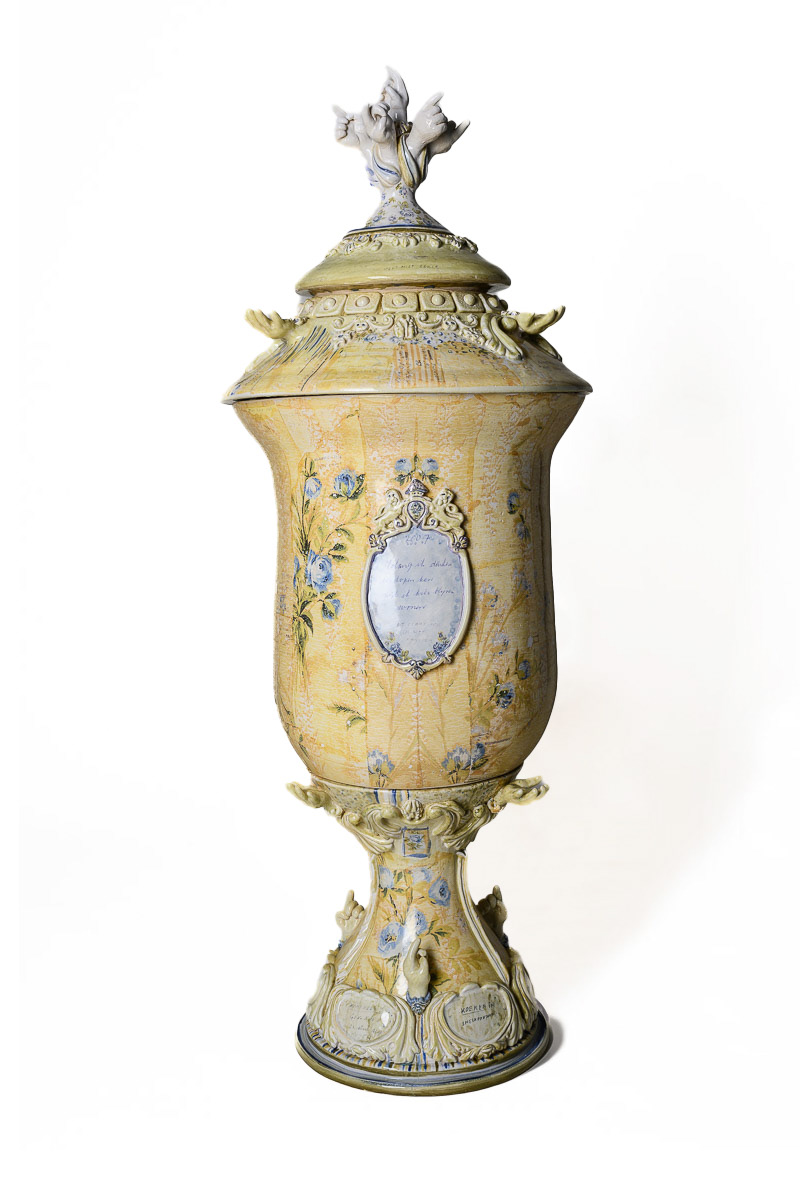 BLIJF HIER WONEN  (107 x 40 x 40 cm)