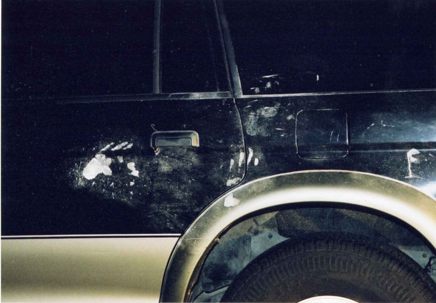 Handprints on victim's car later identified as belonging to John Allen Muhammad.