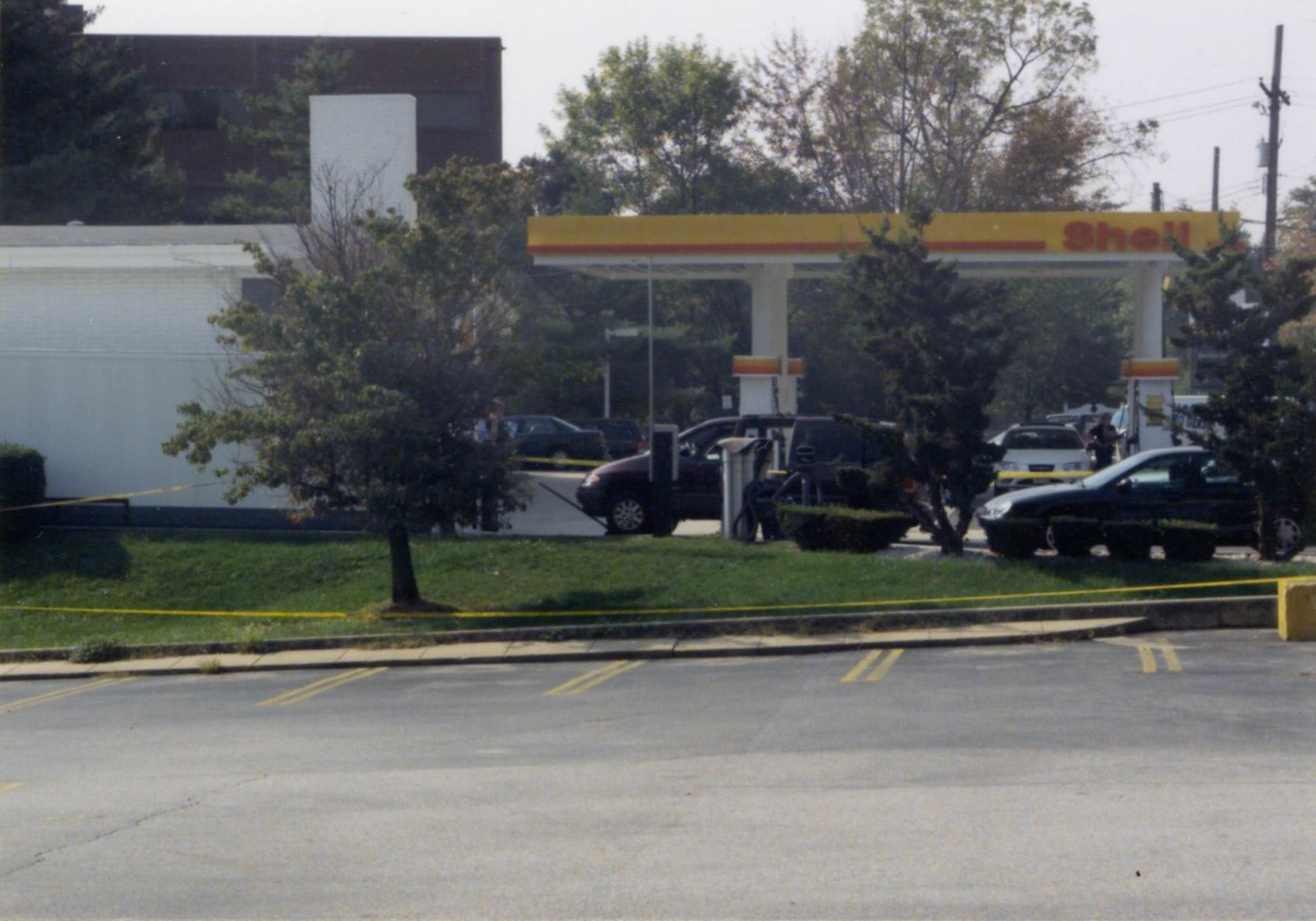Shell station where Lori Ann Lewis-Rivera was killed.