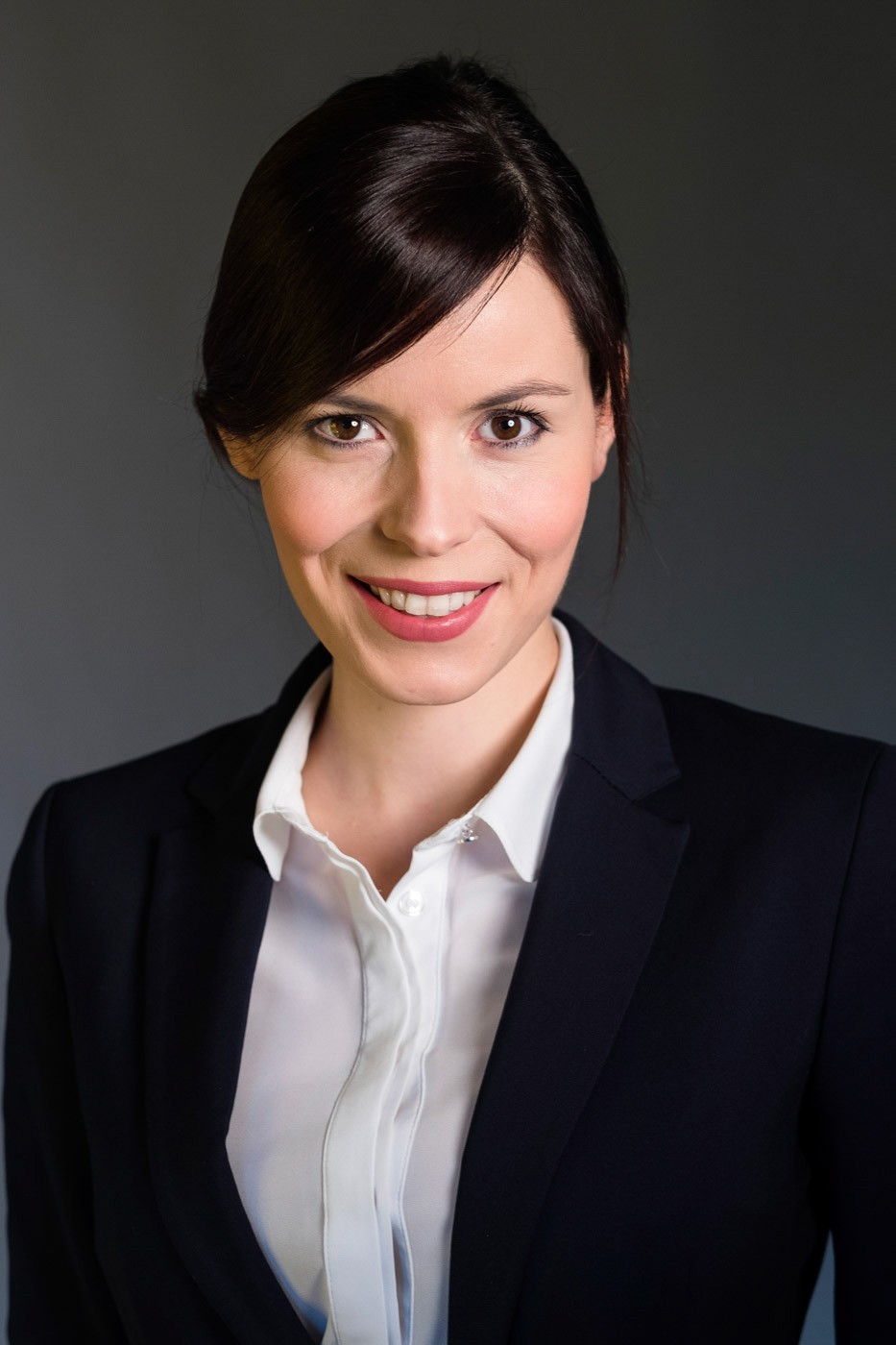 Available light portrait. I love the the look. It is way more relaxing for the subjects, resulting in natural expressions with positive emotions.