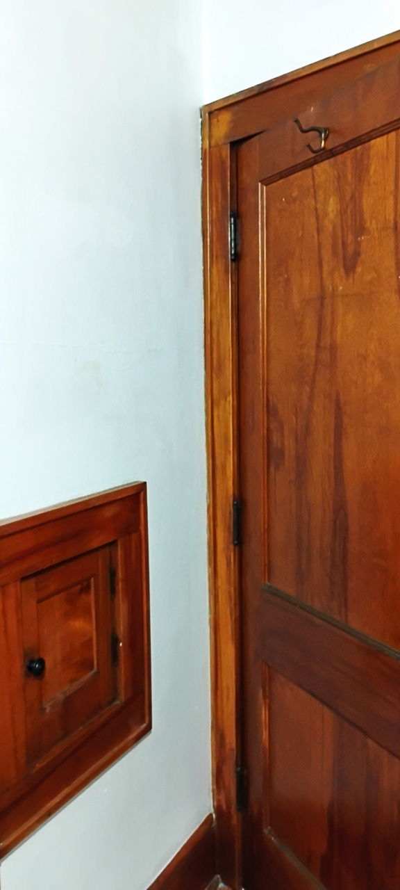 PAINT WAS ALL OVER THESE WOOD TRIM SECTION BUT NO LONGER