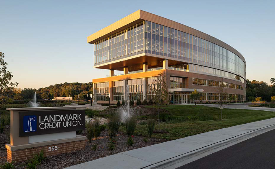 LANDMARK CREDIT UNION HEADQUARTERS BROOKFIELD , WI