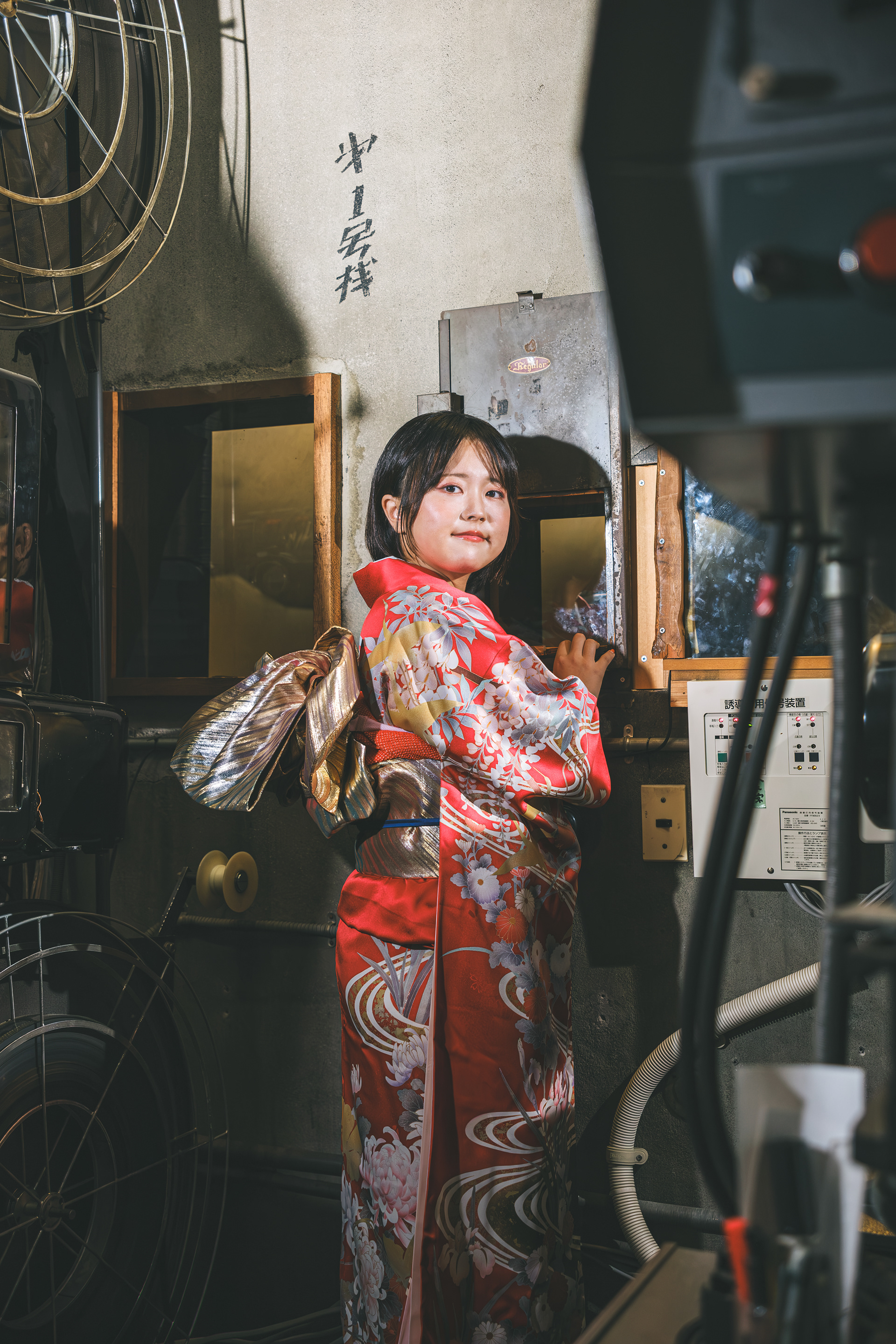 【いざ撮影】打ち合わせをもとに希望に沿った形で撮影します。(撮影地:御成座)