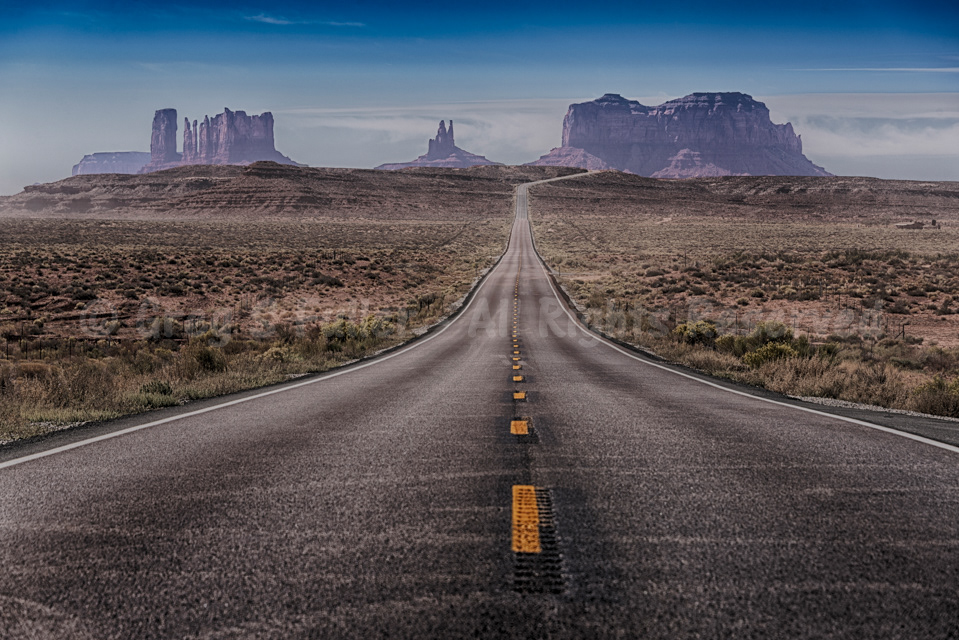 The road to Monument Valley - US 63 Monument Valley - Monument Valley, Utah