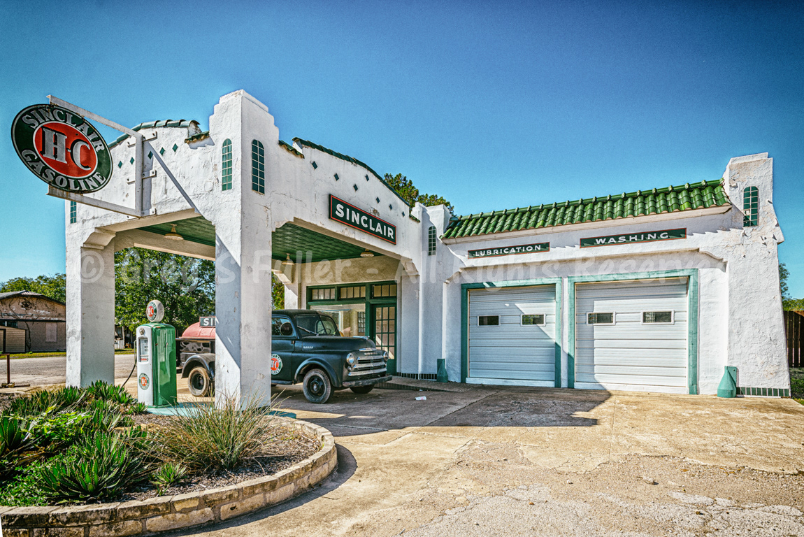 Vintage Sinclair Gas Station - Albany, Texas